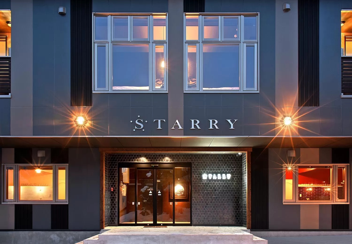 Facade/entrance in STARRY