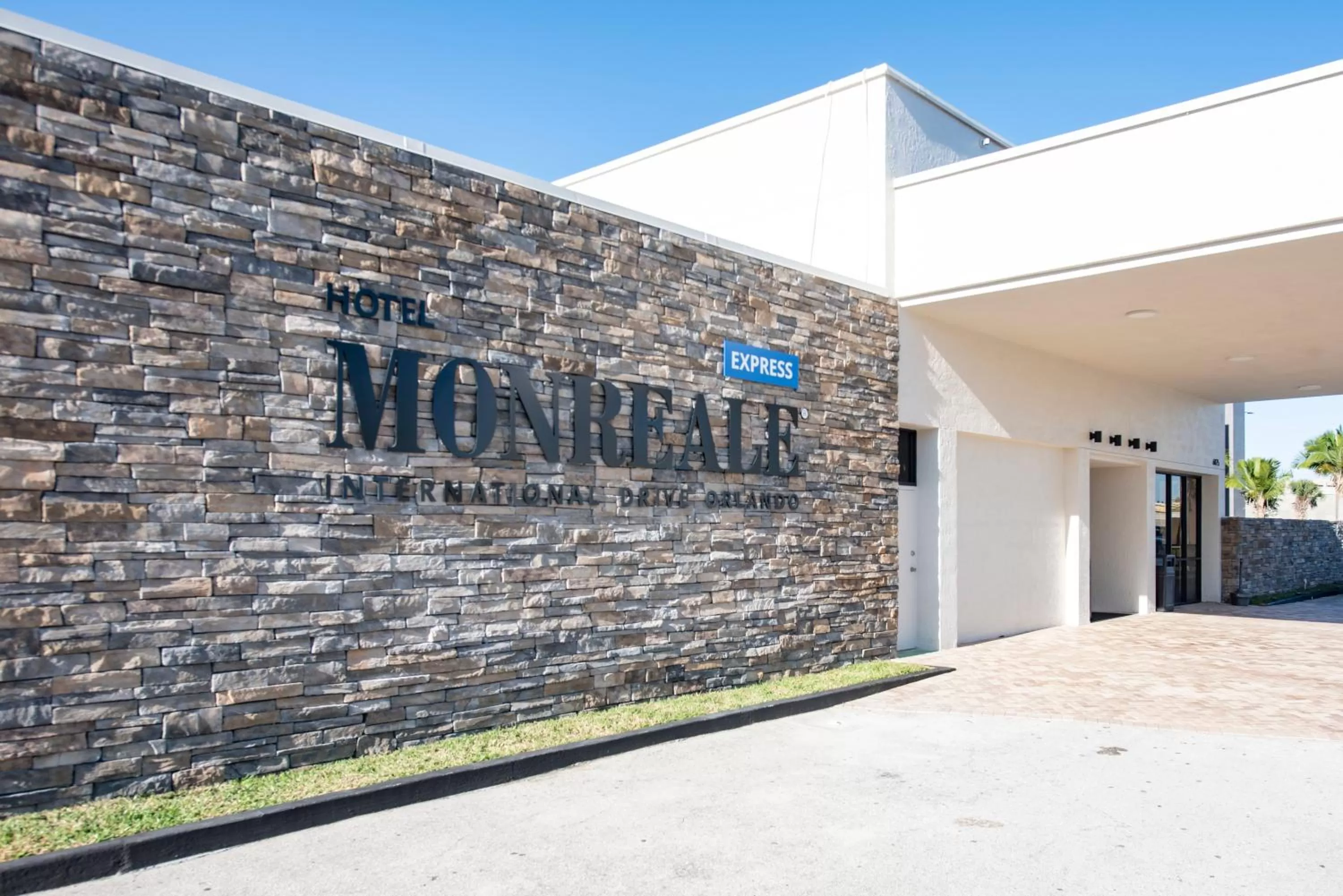 Property building in Hotel Monreale Express International Drive Orlando