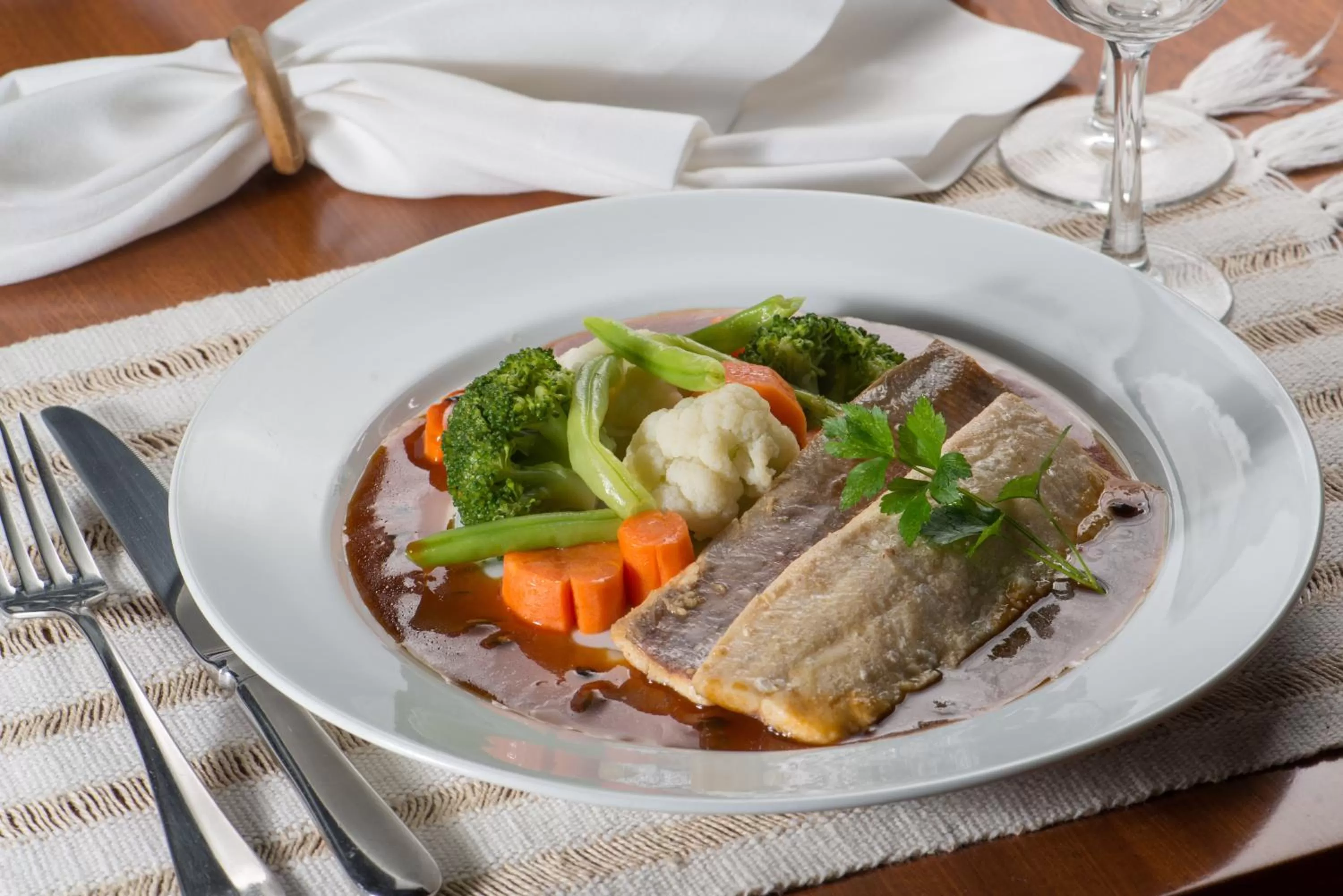 Restaurant/places to eat, Food in Kuriuwa Hotel