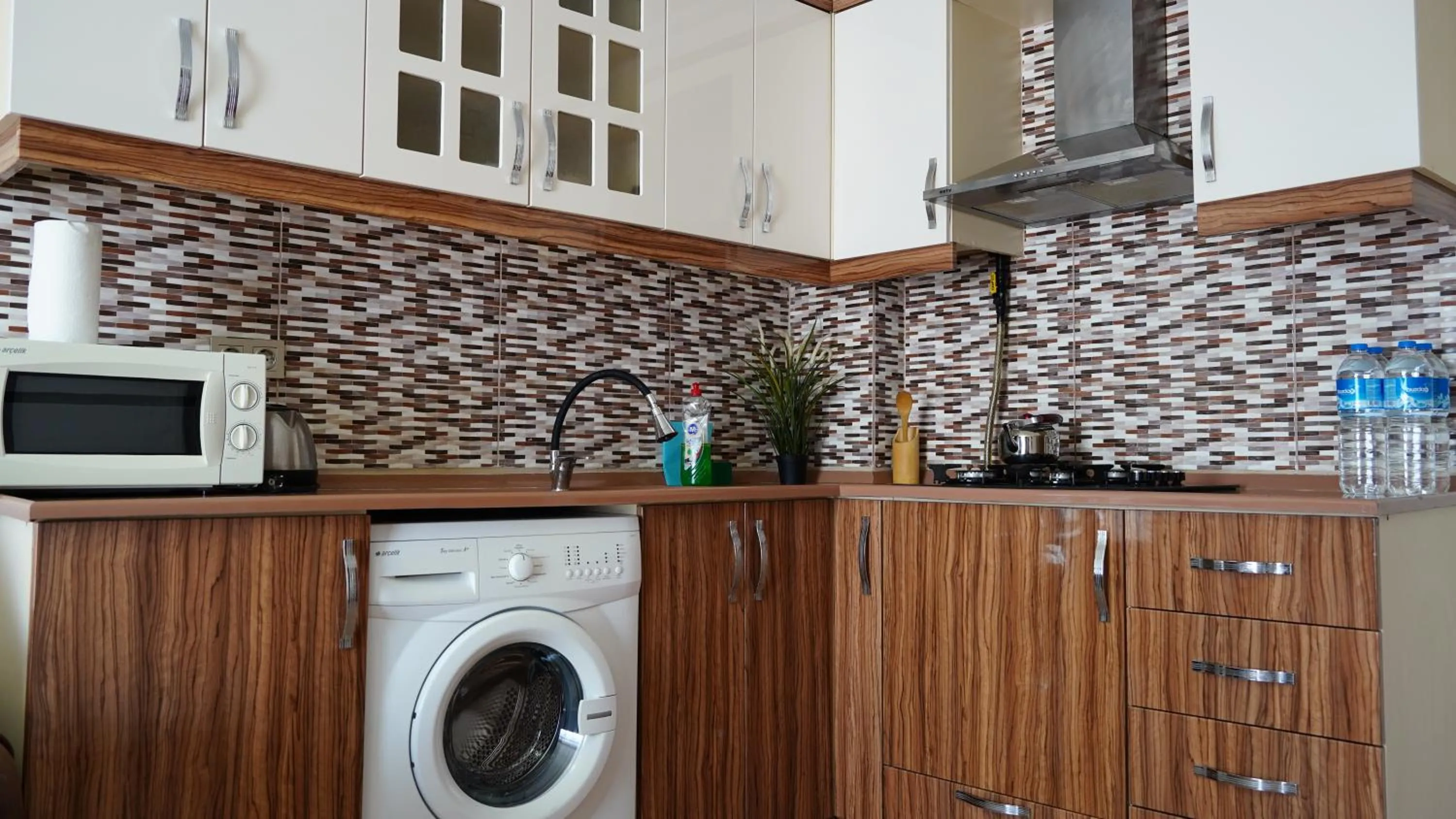 Kitchen or kitchenette in Overland Residence