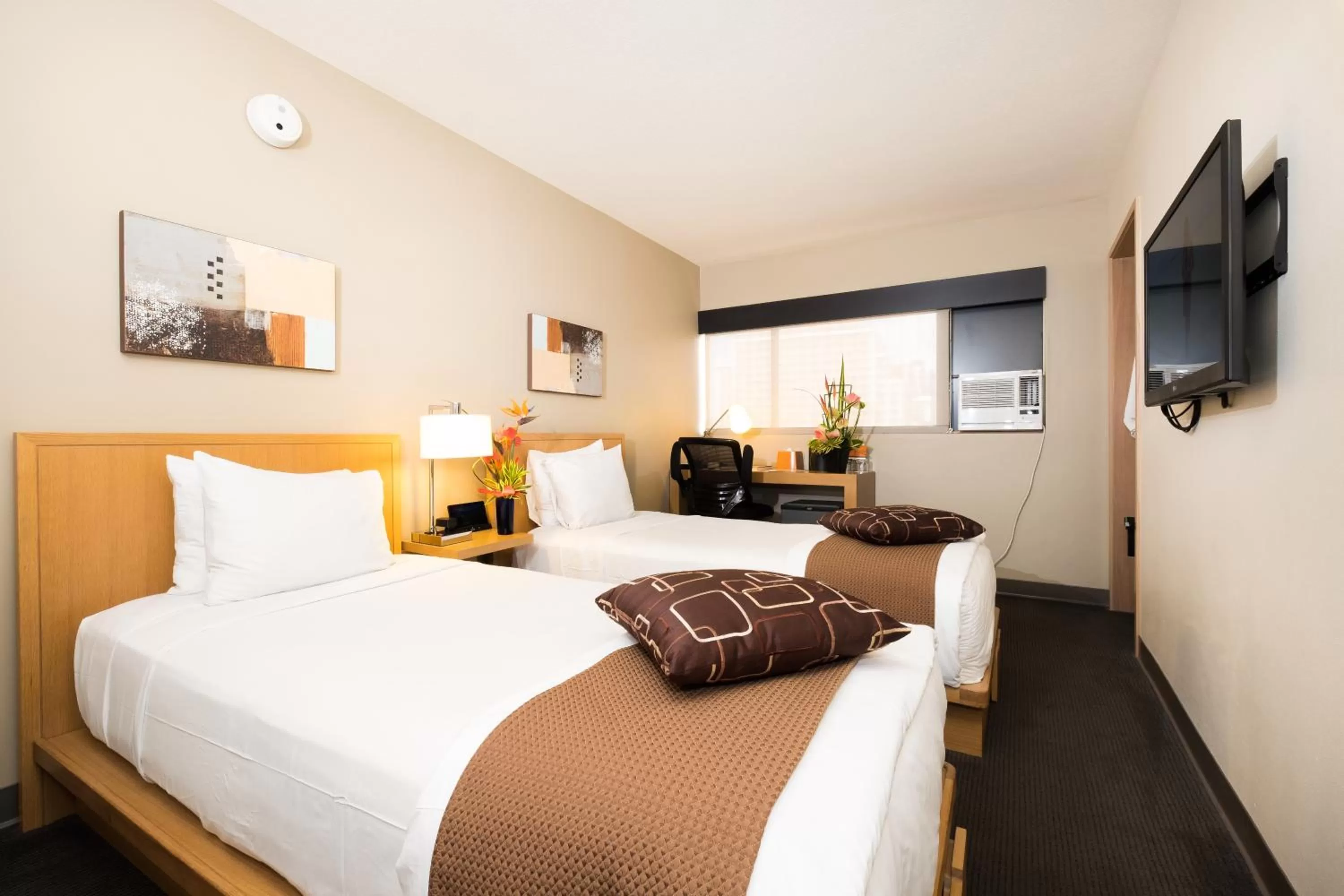 Bedroom, Bed in VIVE Hotel Waikiki