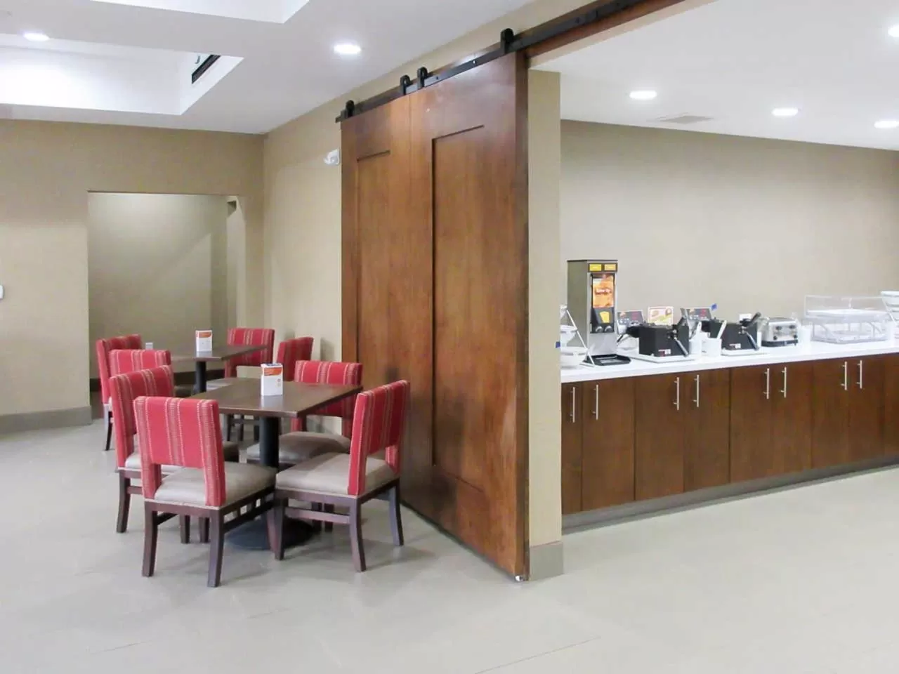 Breakfast in Comfort Suites Piedmont - Greenville South