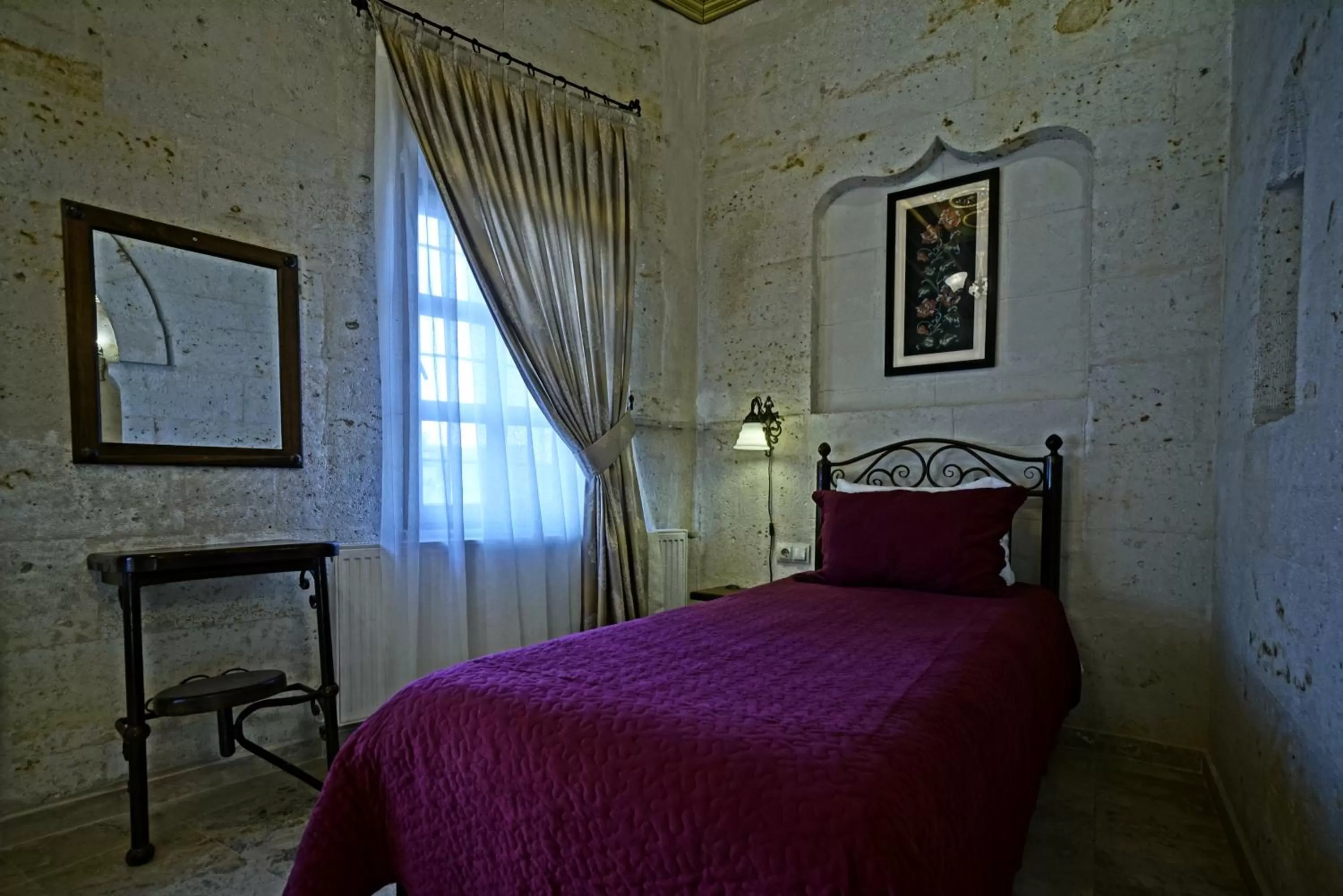 Bed in Vista Cave Hotel