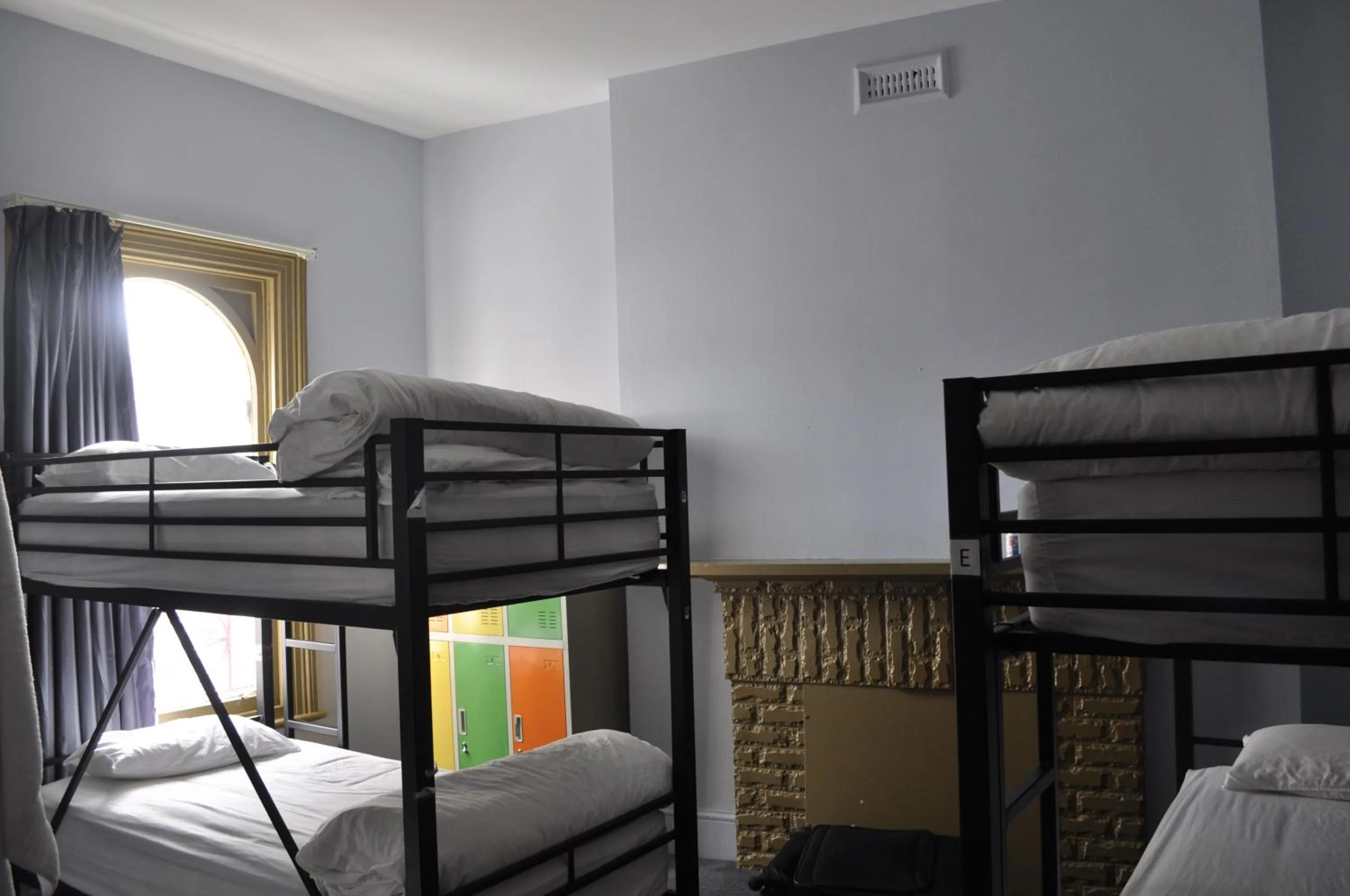 bunk bed, Bed in Backpackers Imperial Hotel