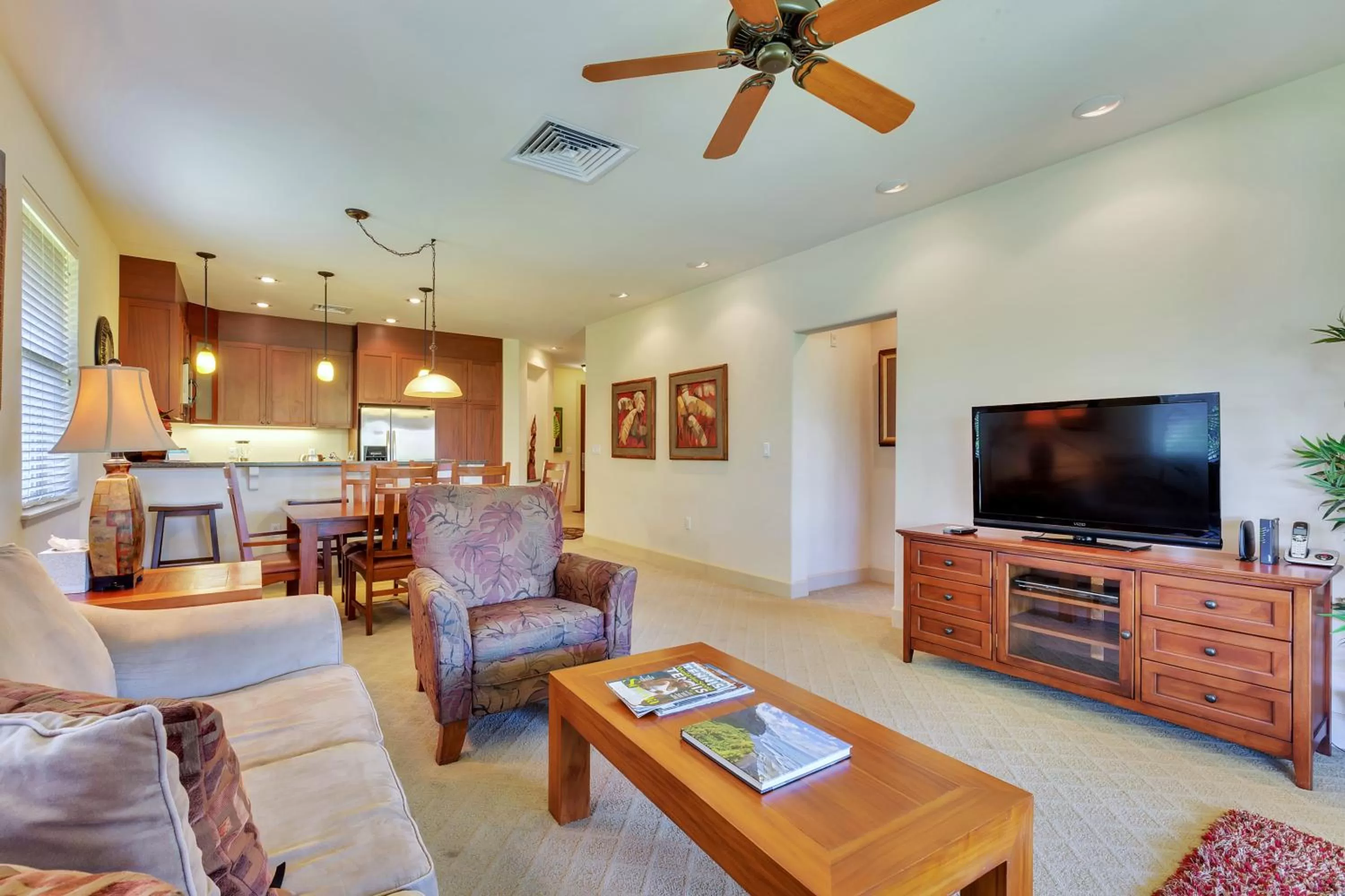 Living room in Castle Hali'i Kai at Waikoloa