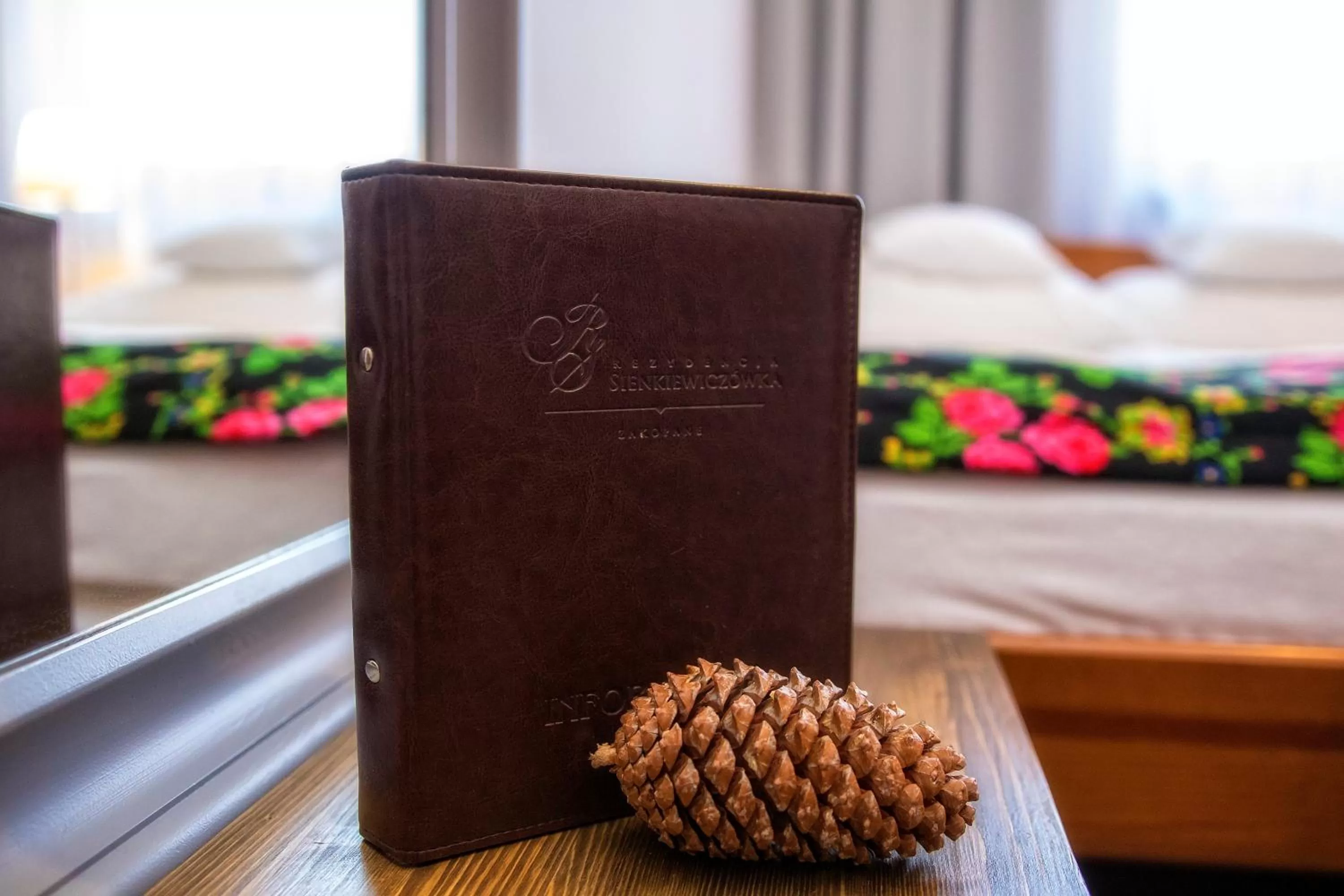 Decorative detail, Bed in Rezydencja Sienkiewiczówka