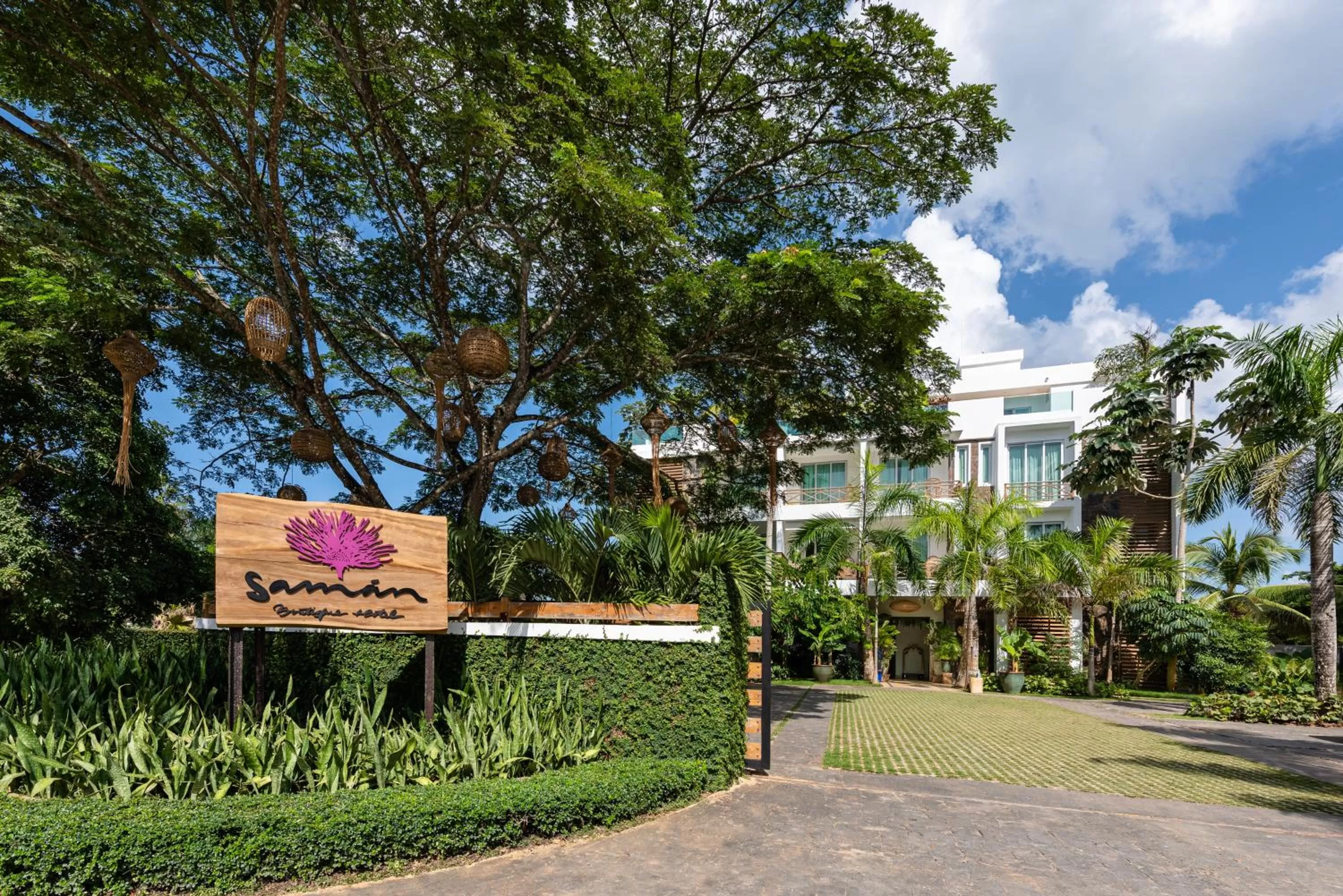 Property building in Saman Boutique Hotel By Mint