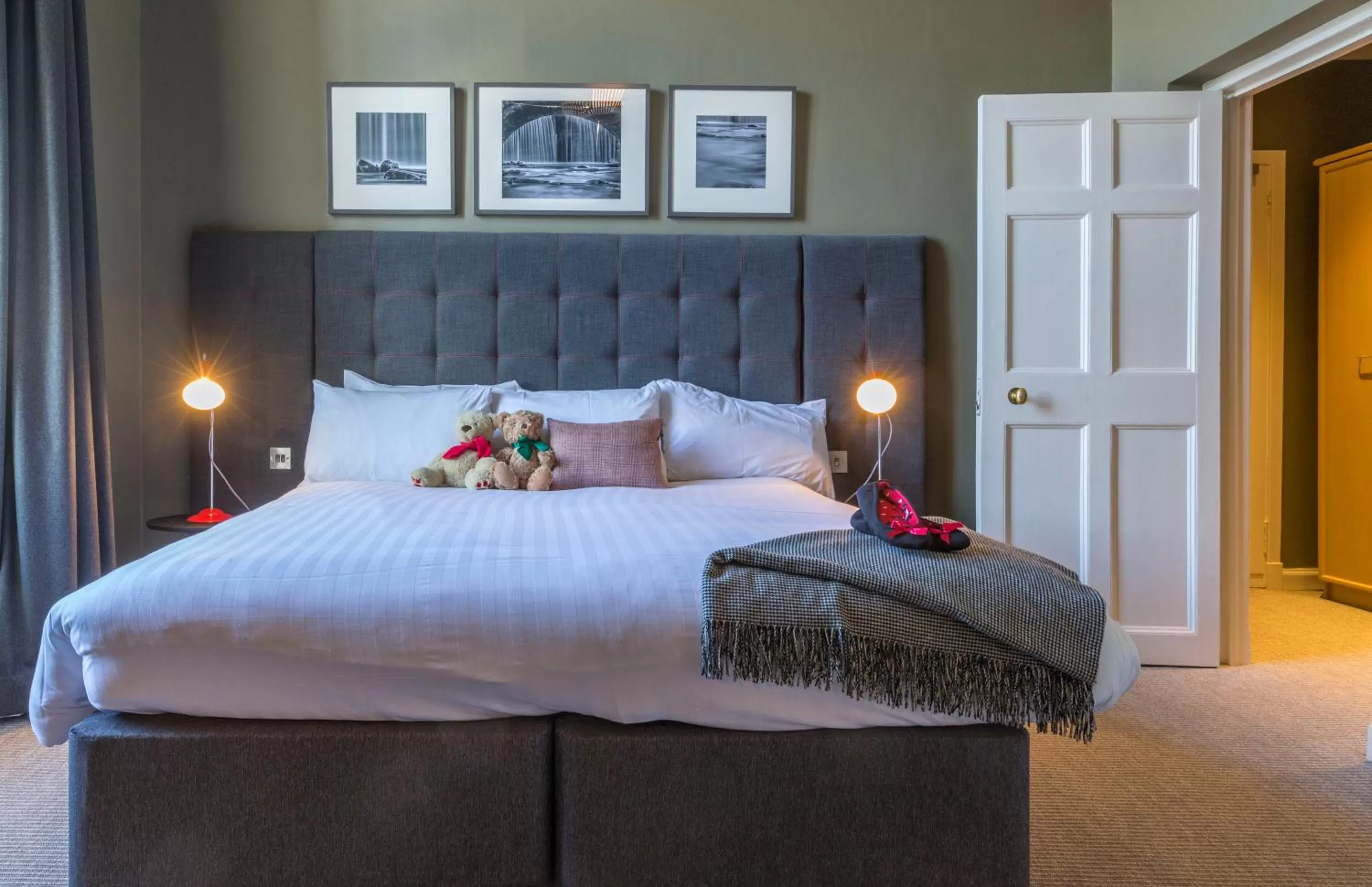 Bedroom, Bed in Peebles Hydro