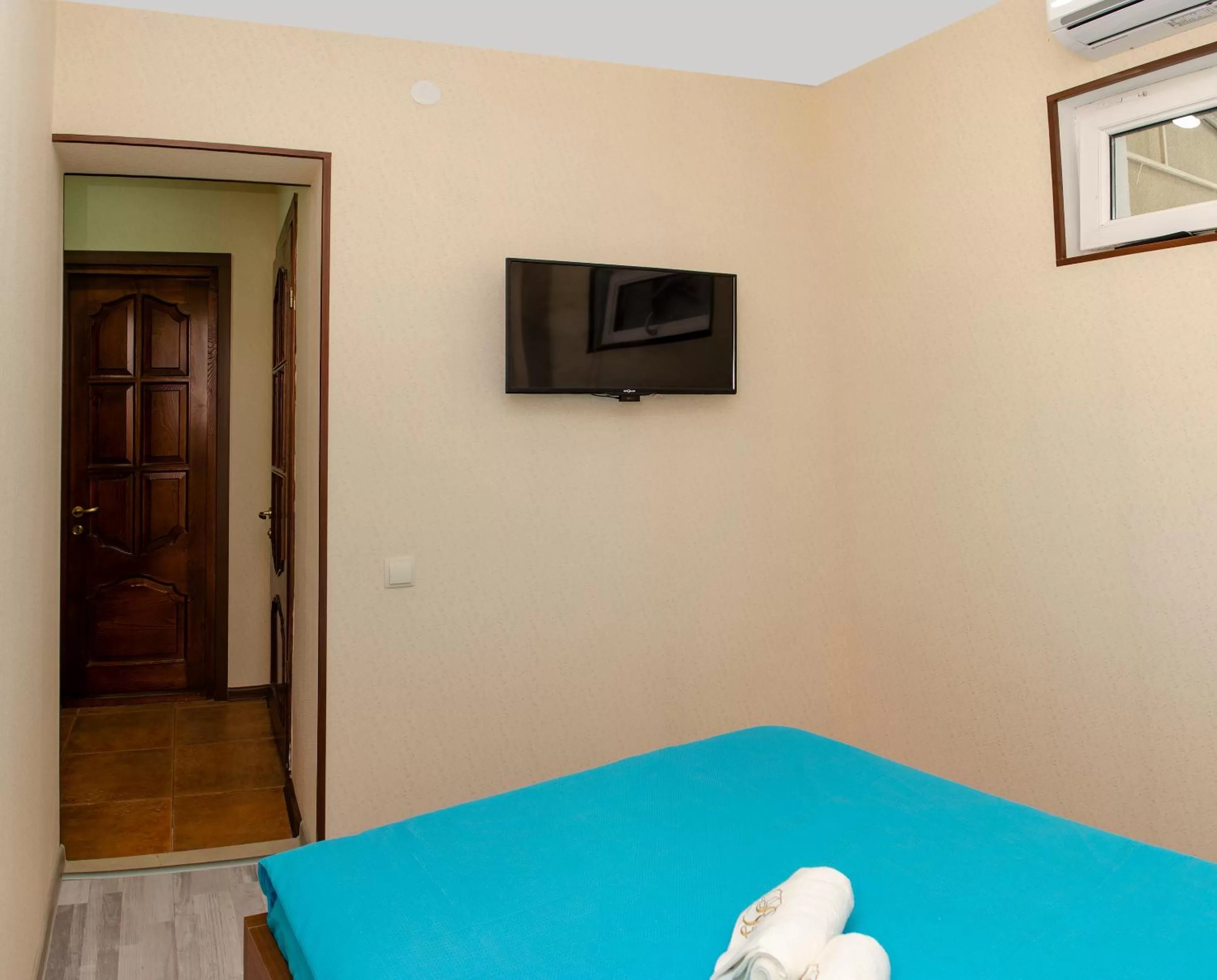 TV/Entertainment Center in Hotel S.R