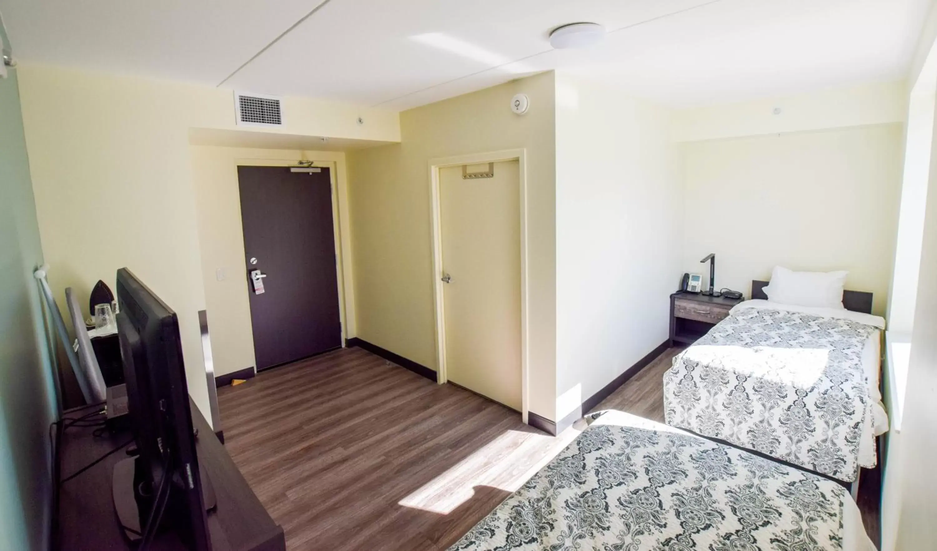 Deluxe Double or Twin Room in United College Deluxe Double or Twin Room in United College
