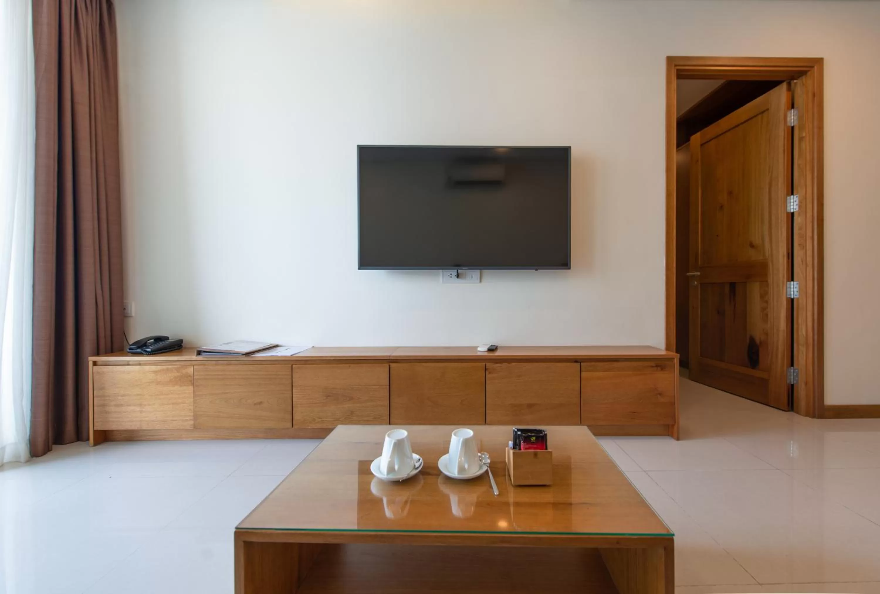 TV and multimedia in Maple Hotel & Apartment