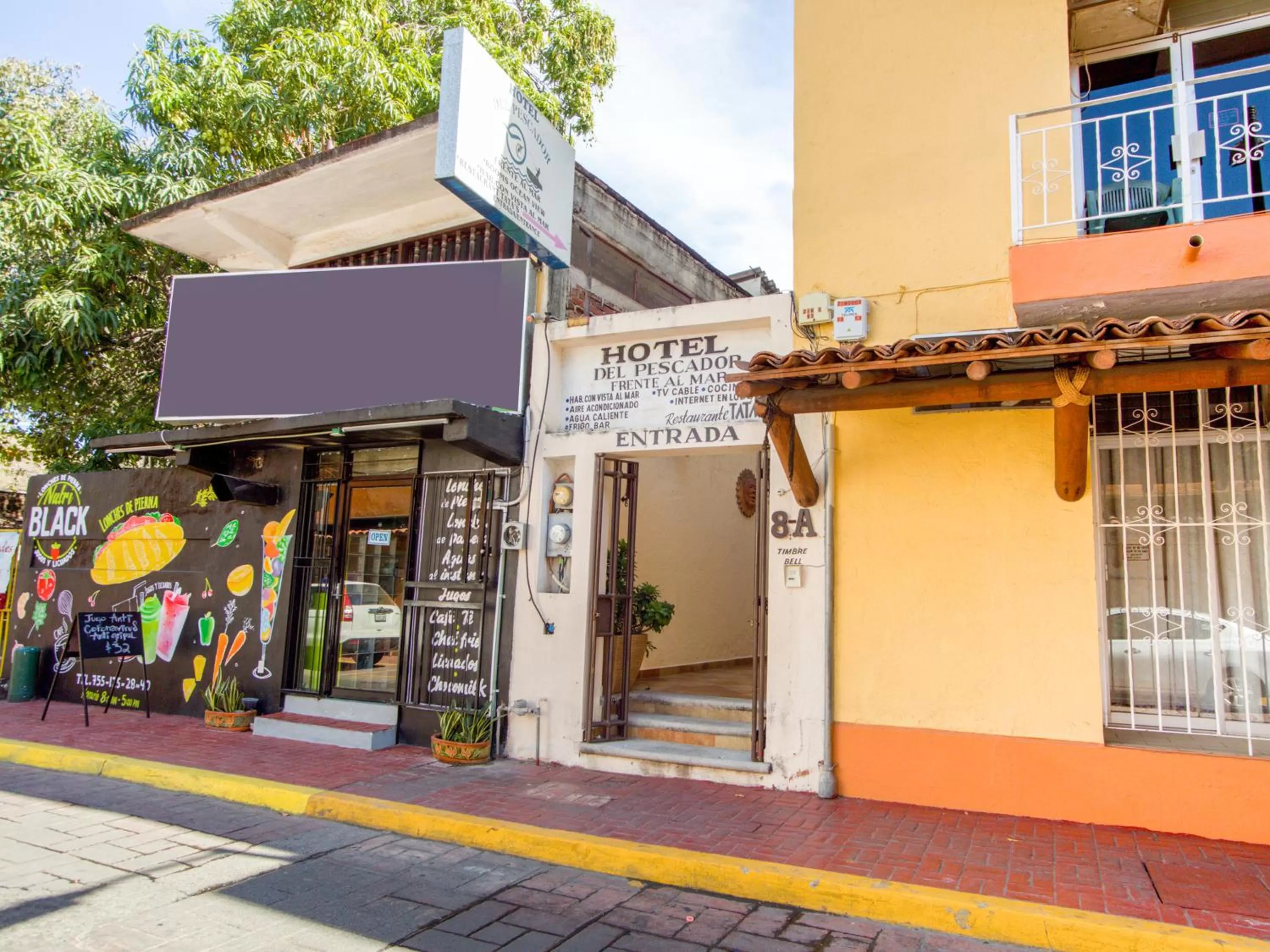 Facade/entrance in Hotel Del Pescador