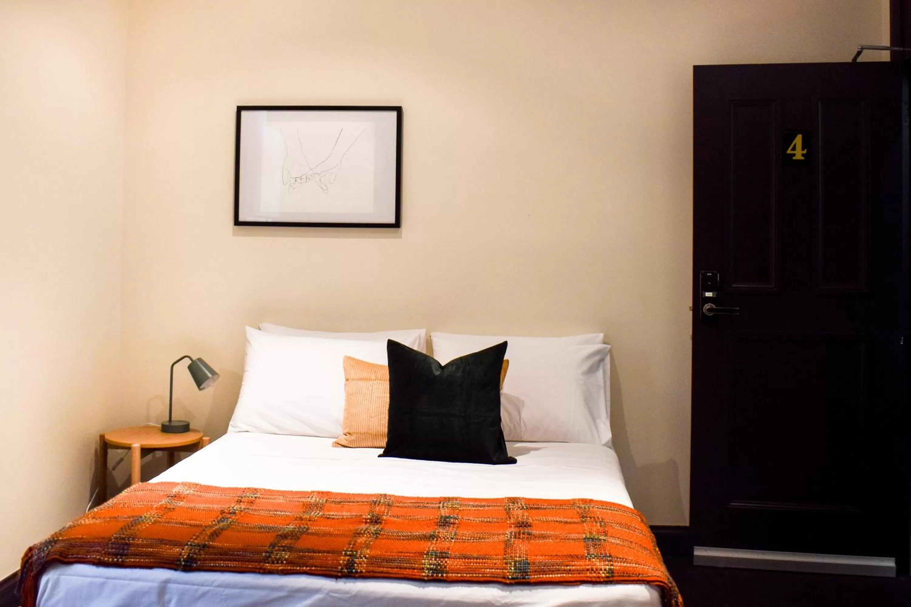 Bed in The Sherwood Hotel