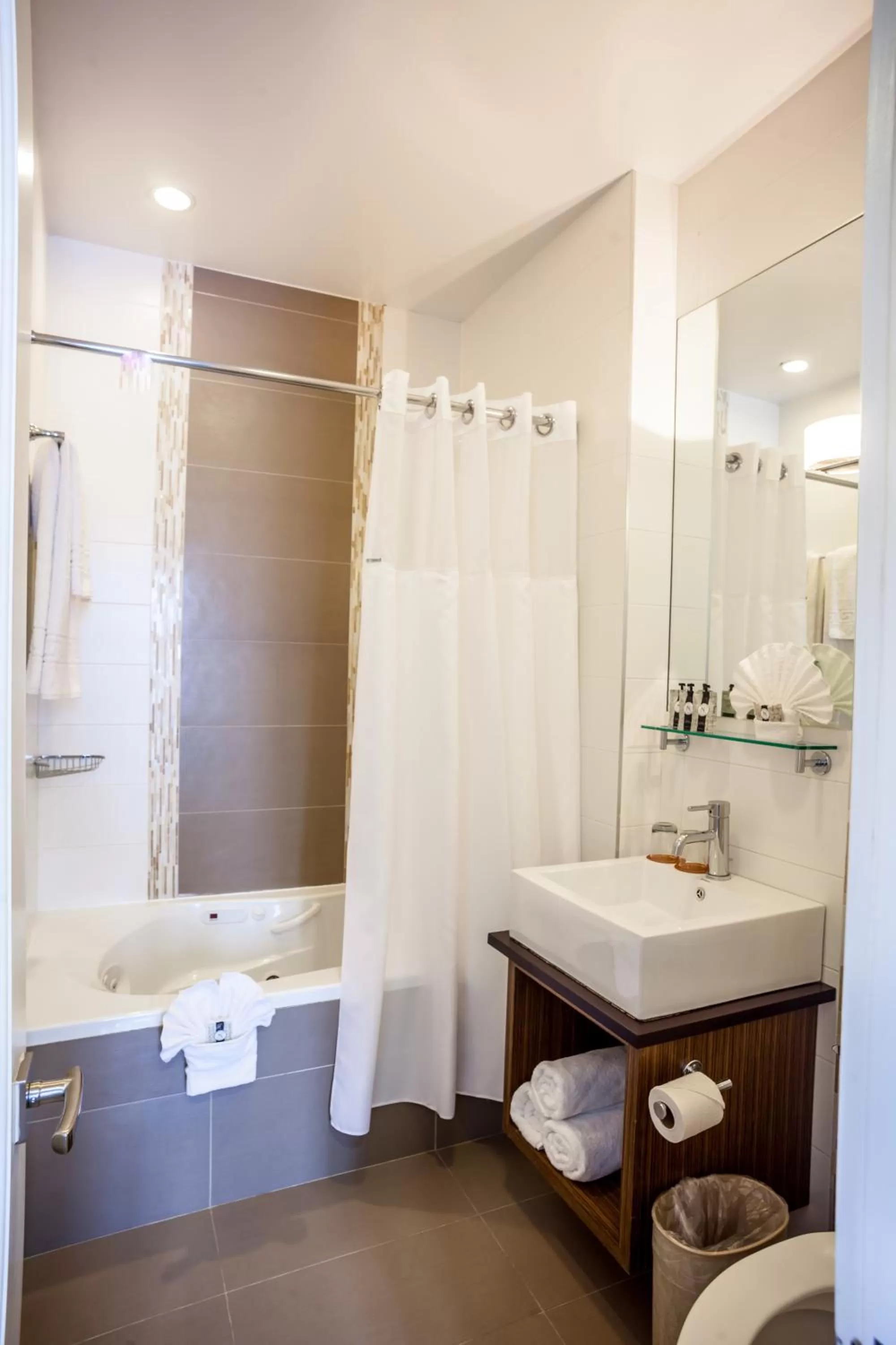 Bathroom in Aura Hotel Brooklyn