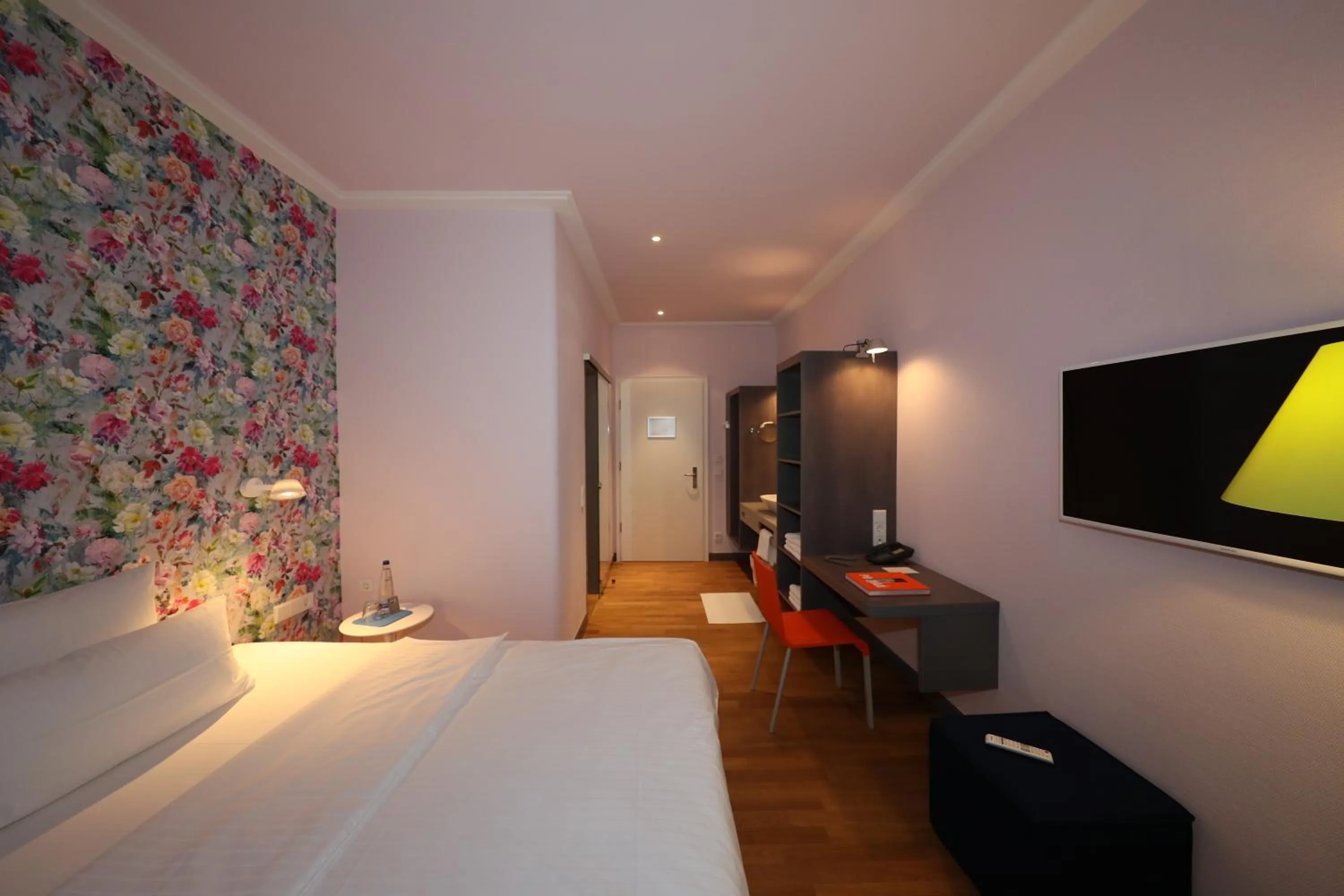 Photo of the whole room, Bed in MOMA1890 Boutique Hotel