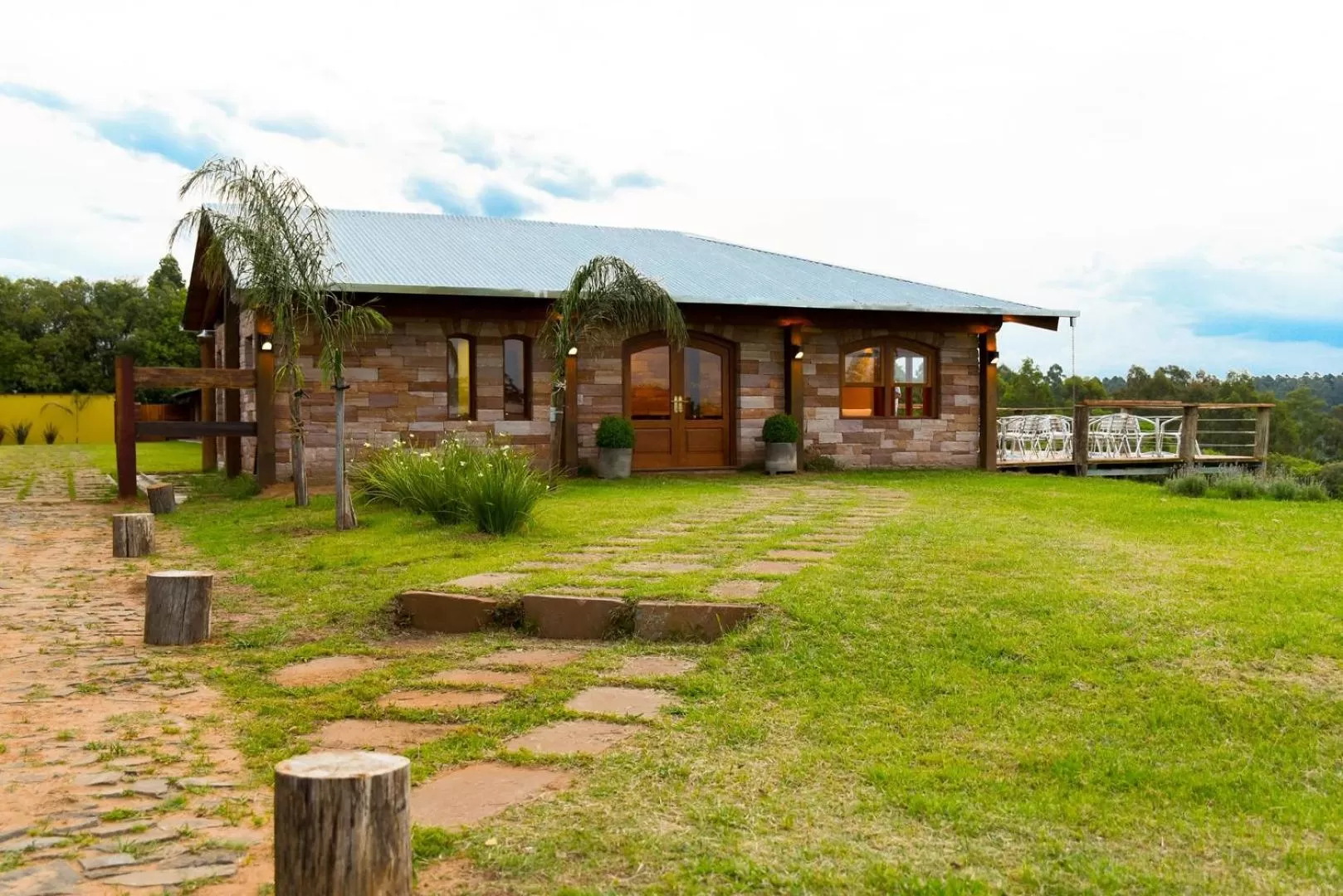 Facade/entrance in Hostería La Bordona