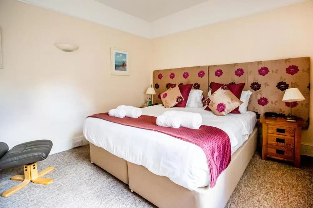 Bed in The Red Lion Hotel