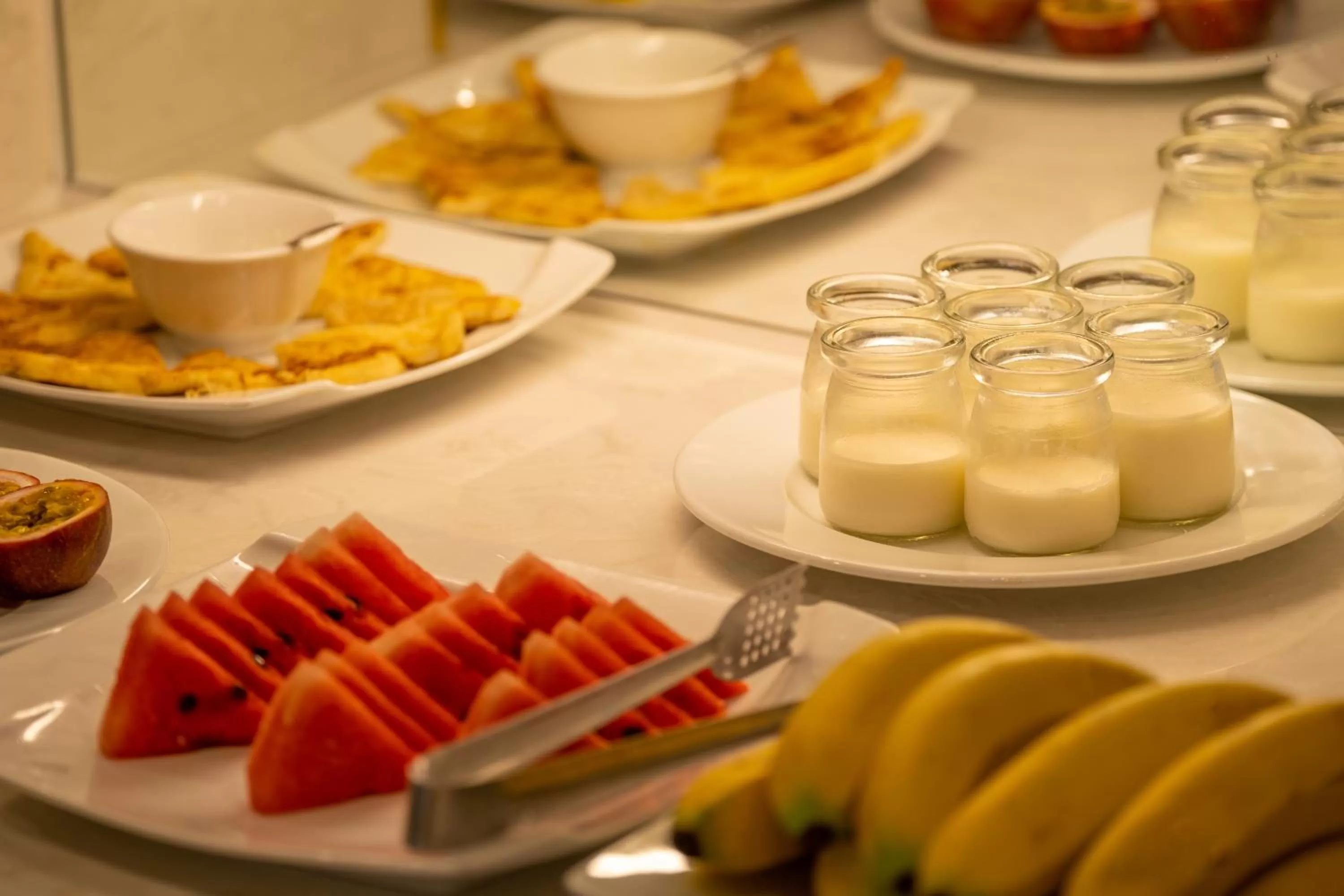 Food and drinks in Le Beryl Hanoi Hotel