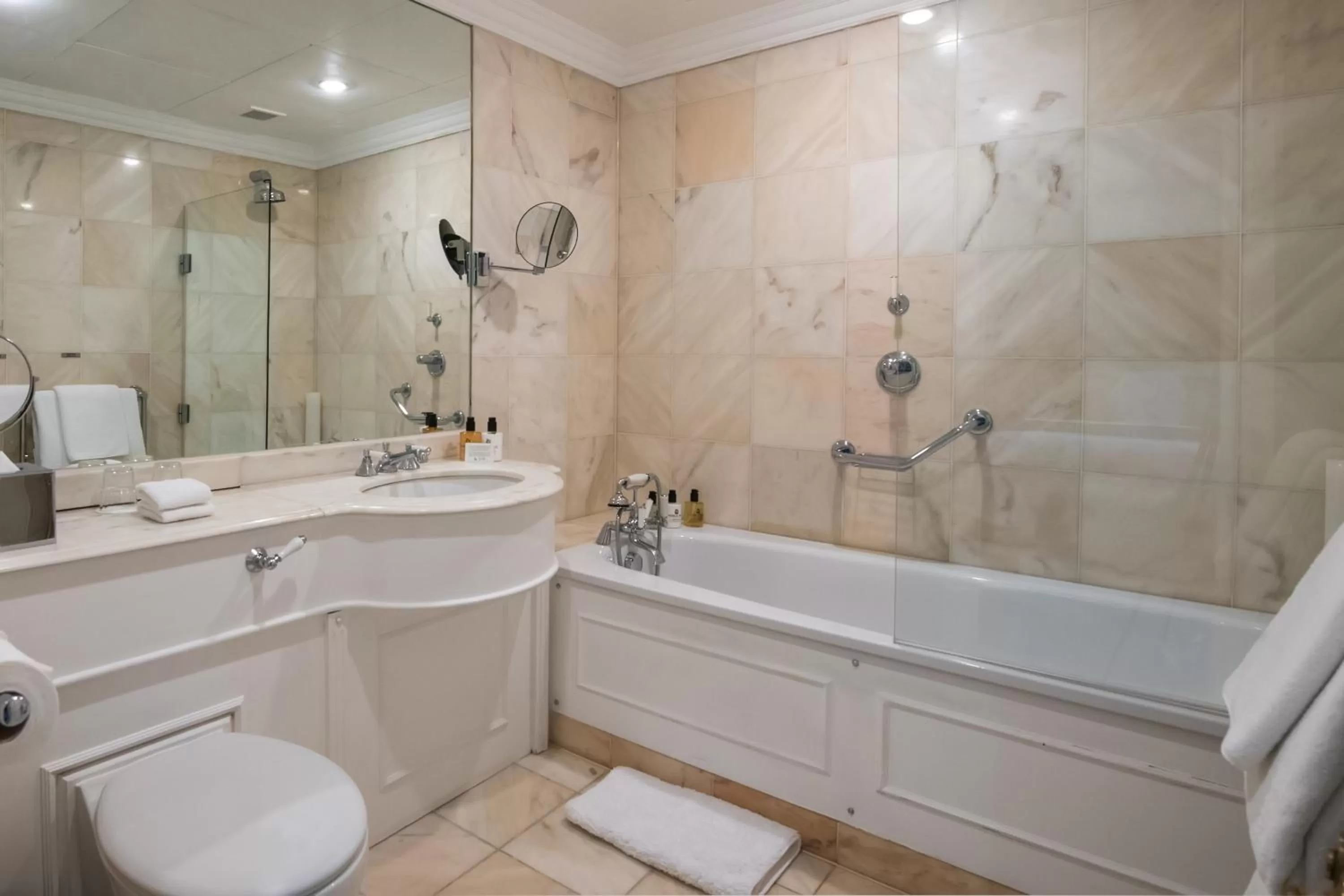 Bathroom in Dukes London