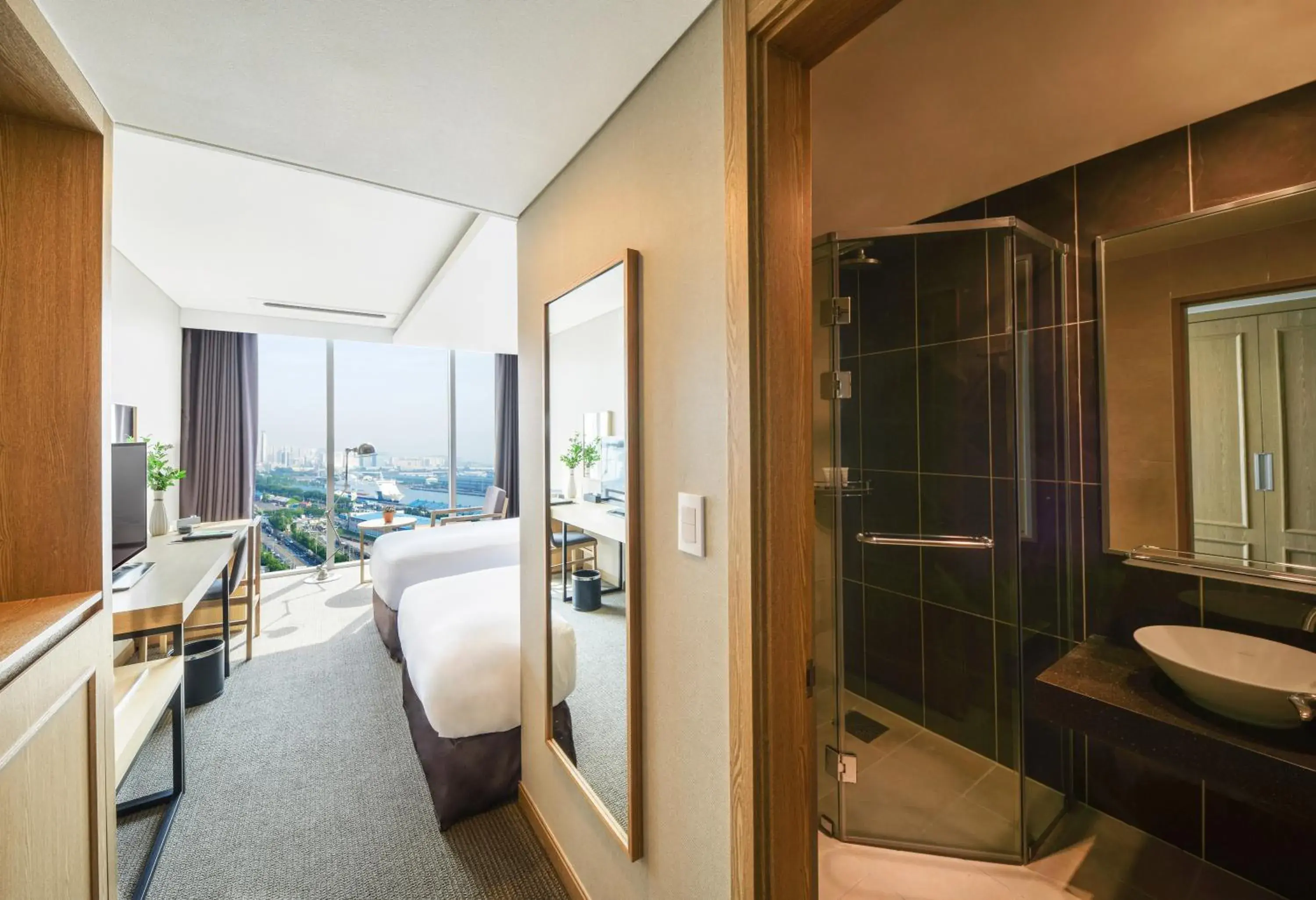 Deluxe Twin Room - Harbor view in Harbor Park Hotel Deluxe Twin Room - Harbor view in Harbor Park Hotel