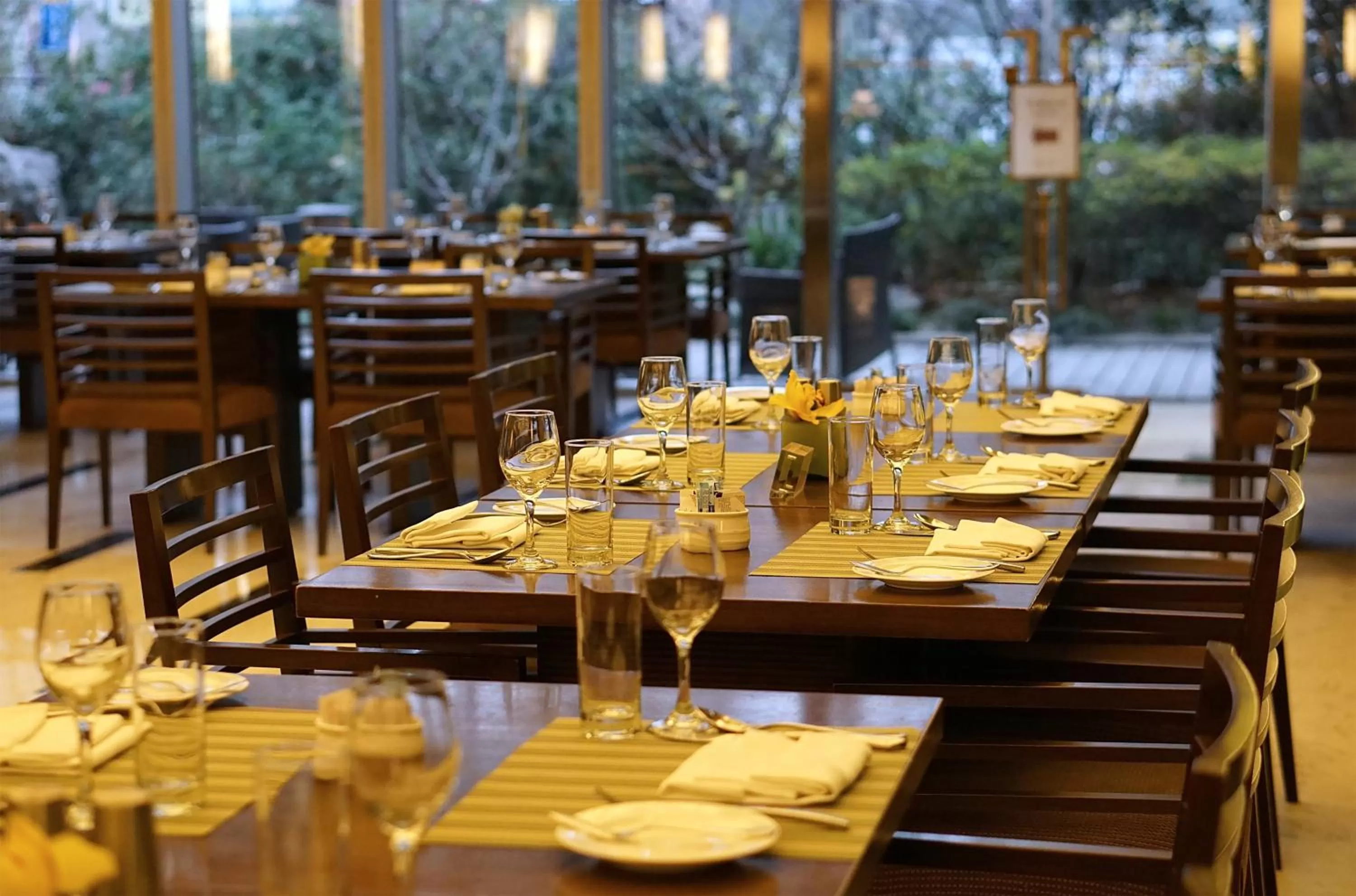 Restaurant/places to eat in Jin Jiang Tower