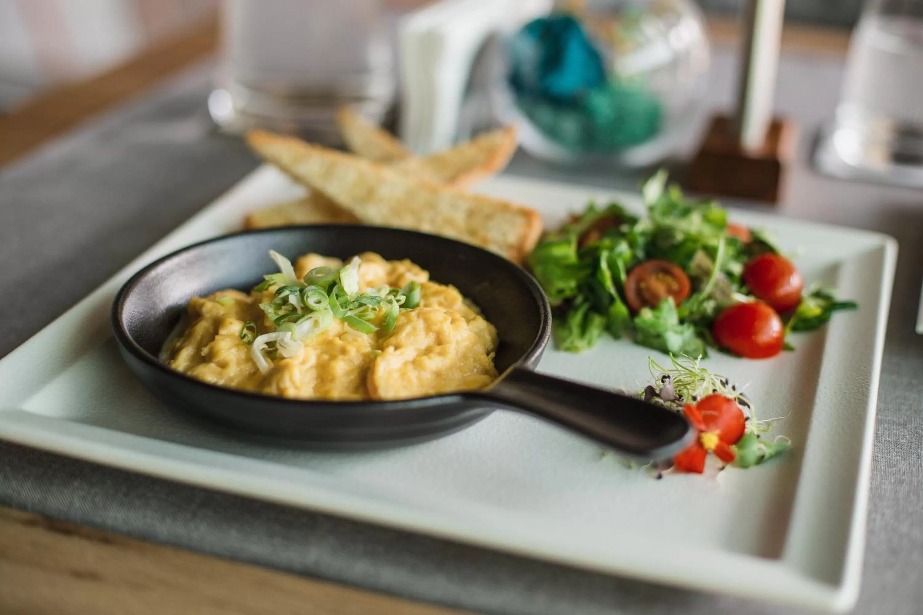 Breakfast in Mava Apartamente