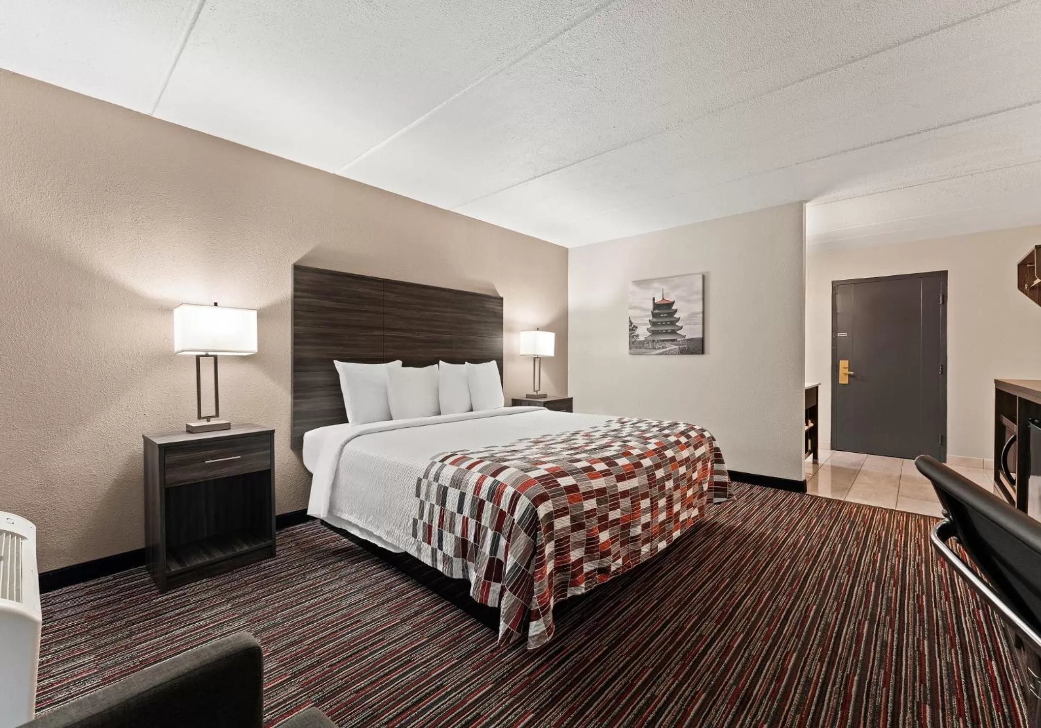 Photo of the whole room, Bed in Red Roof Inn Reading