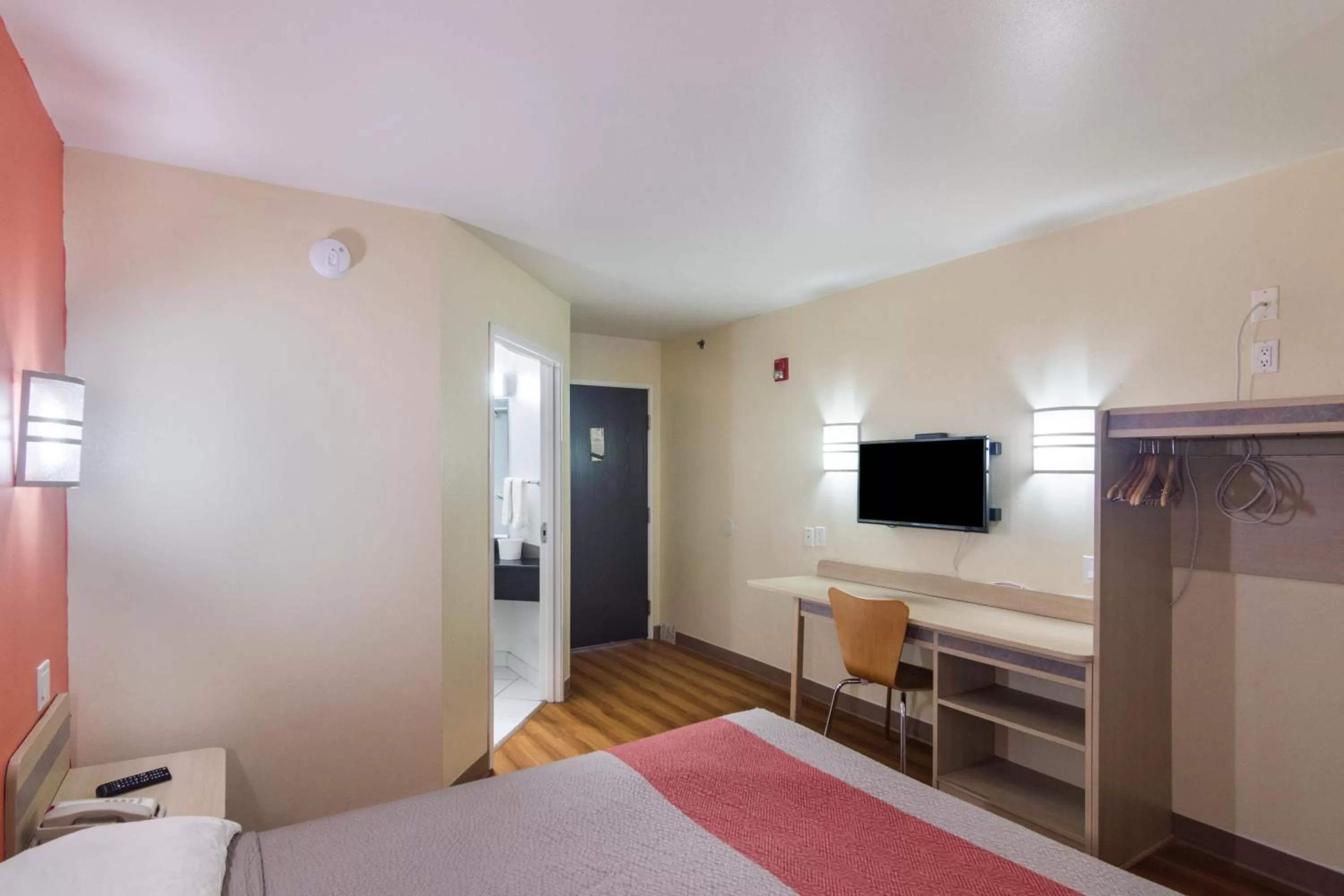 Bedroom, Bed in Motel 6-Terrell, TX