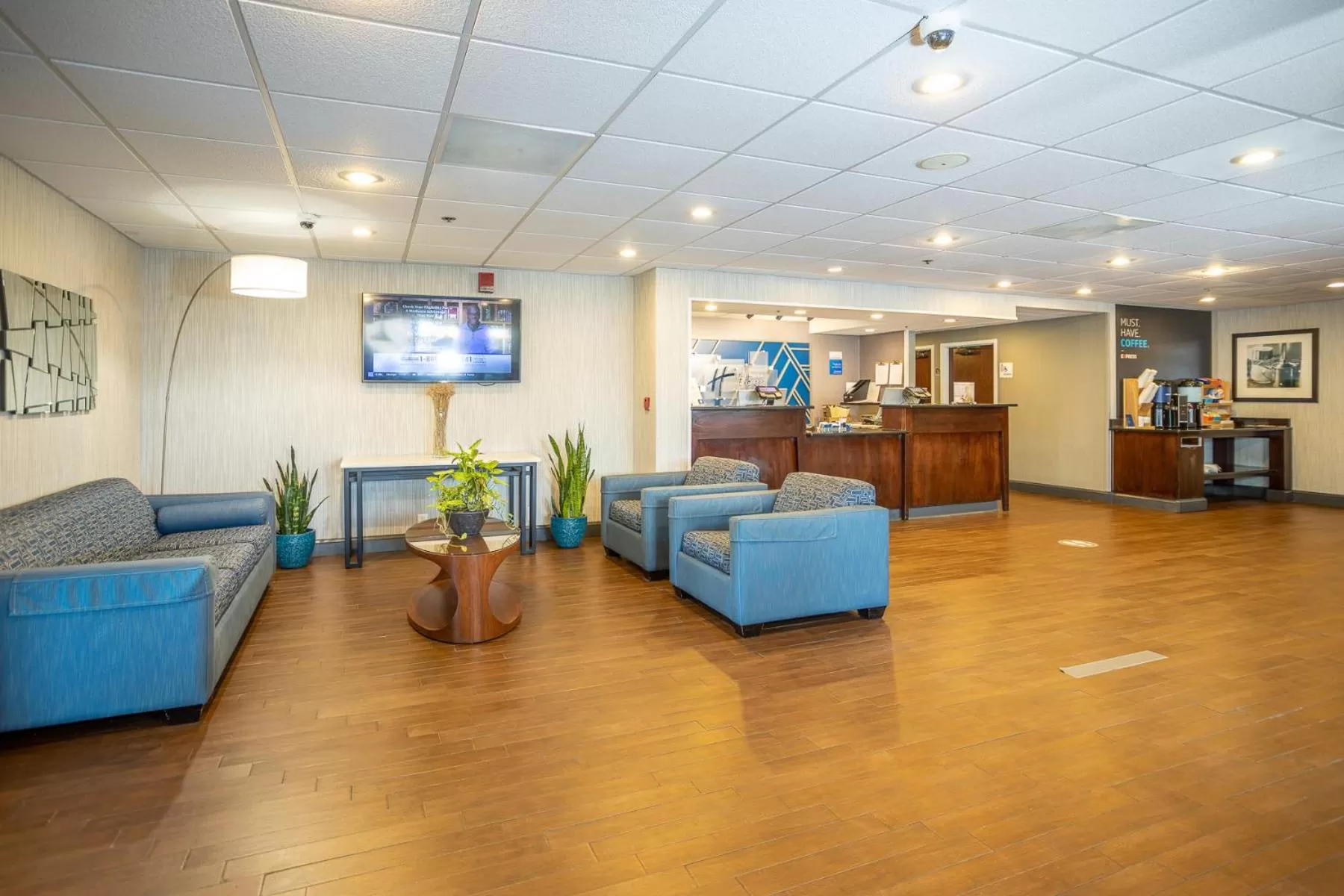 Lobby or reception in Holiday Inn Express - Newark Airport - Elizabeth by IHG