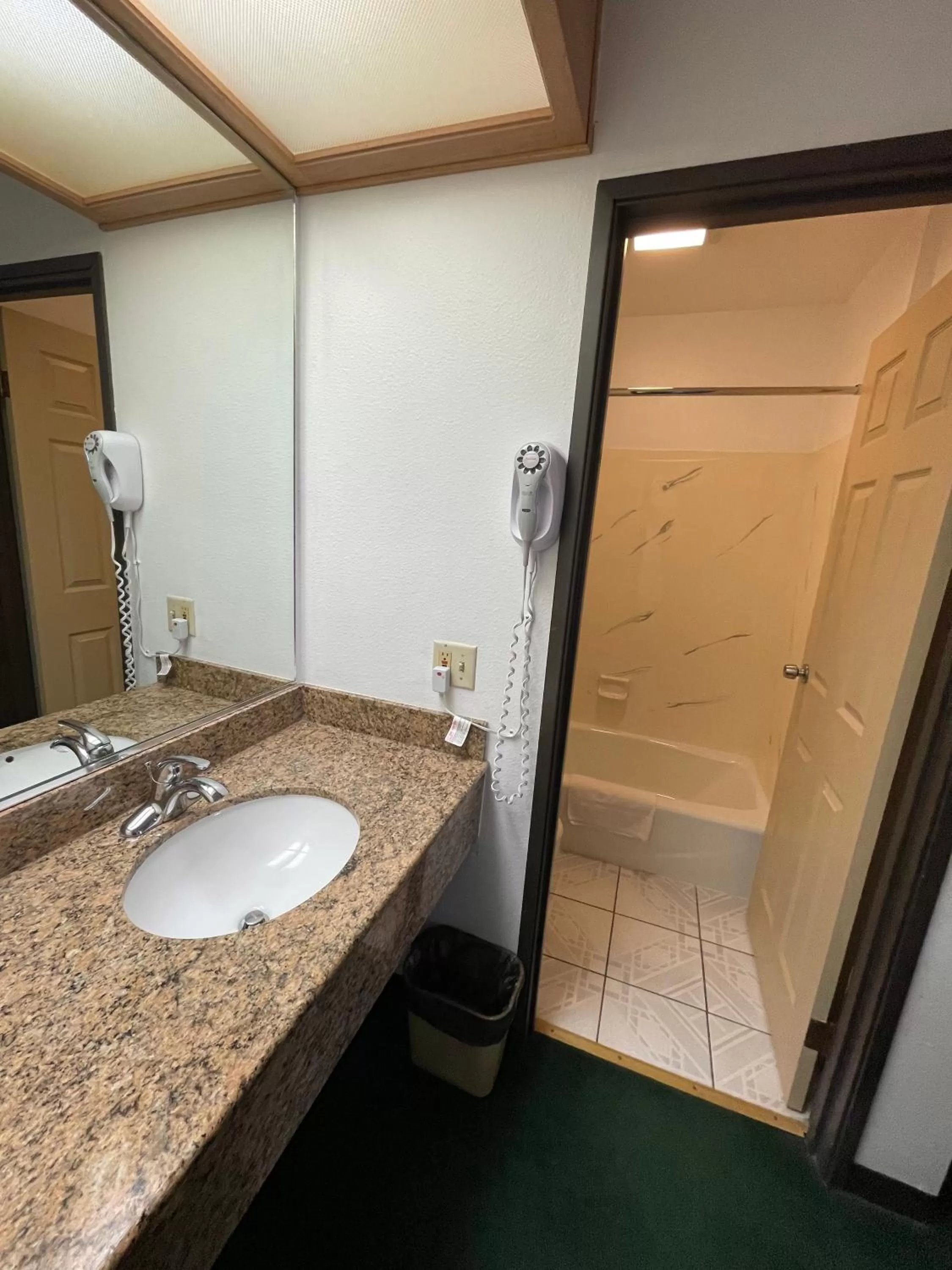 Bathroom in Chino Motel