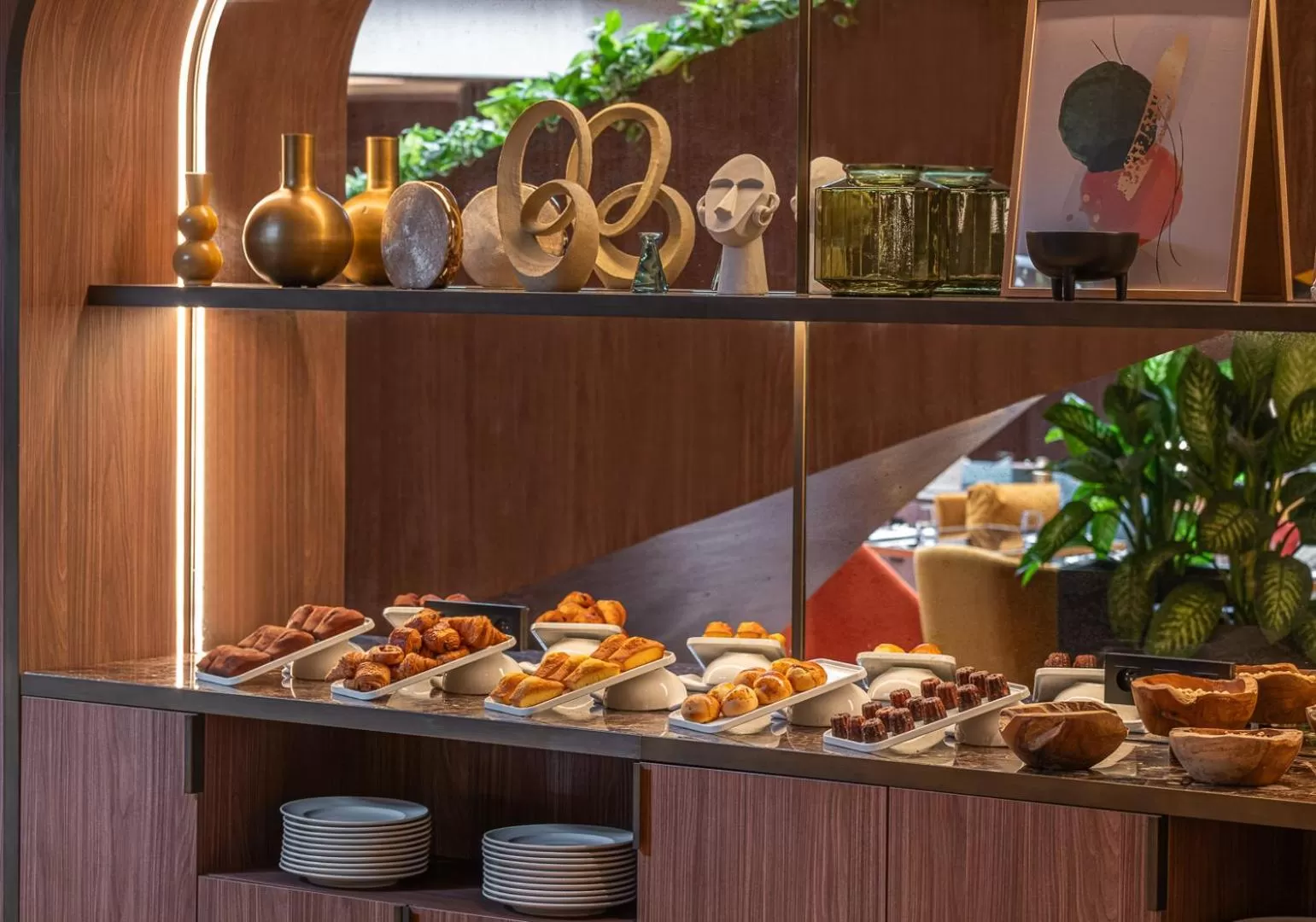 Breakfast in Hôtel Burdigala by Inwood Hotels