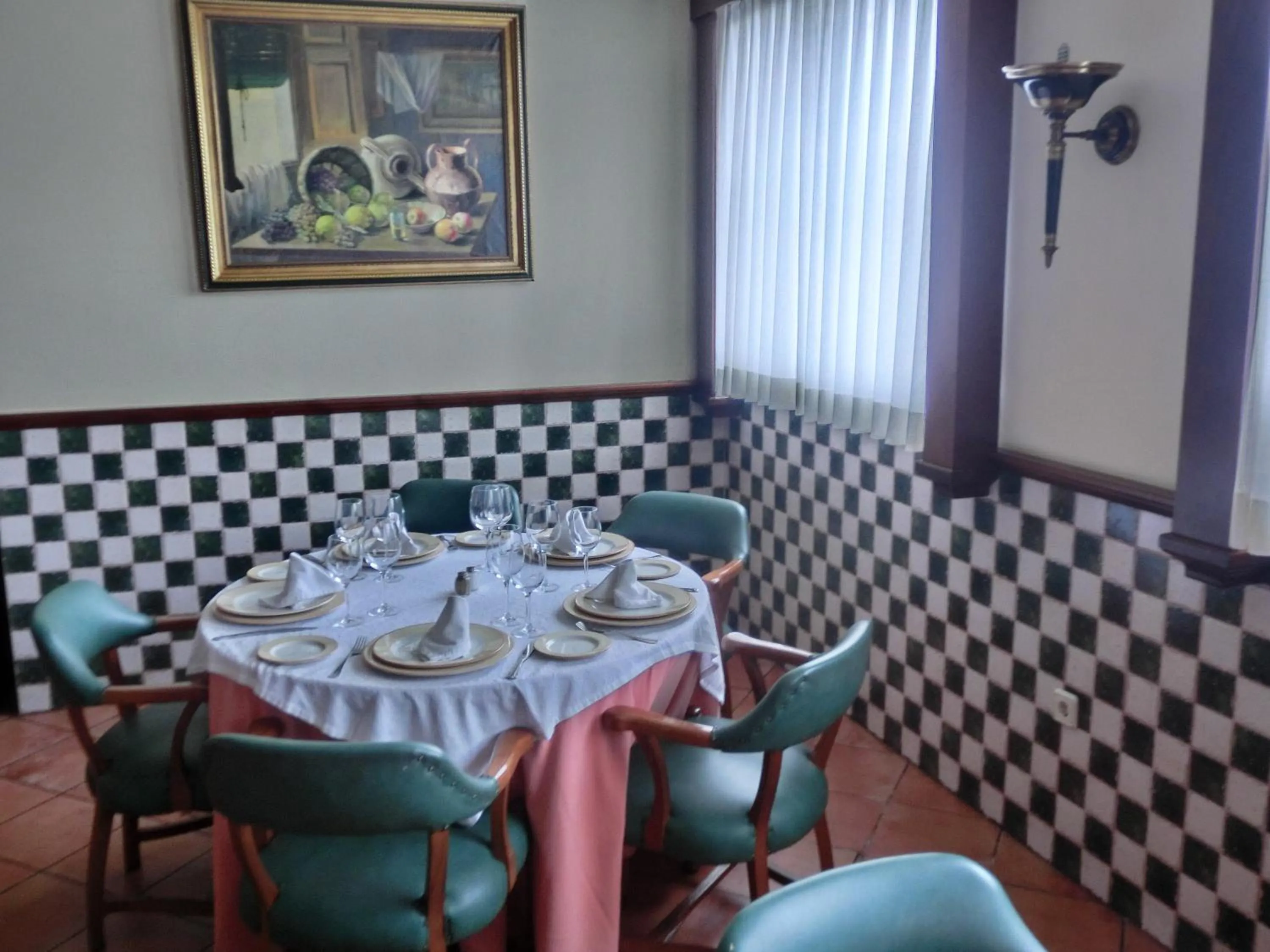 Restaurant/places to eat in Hotel Lozano