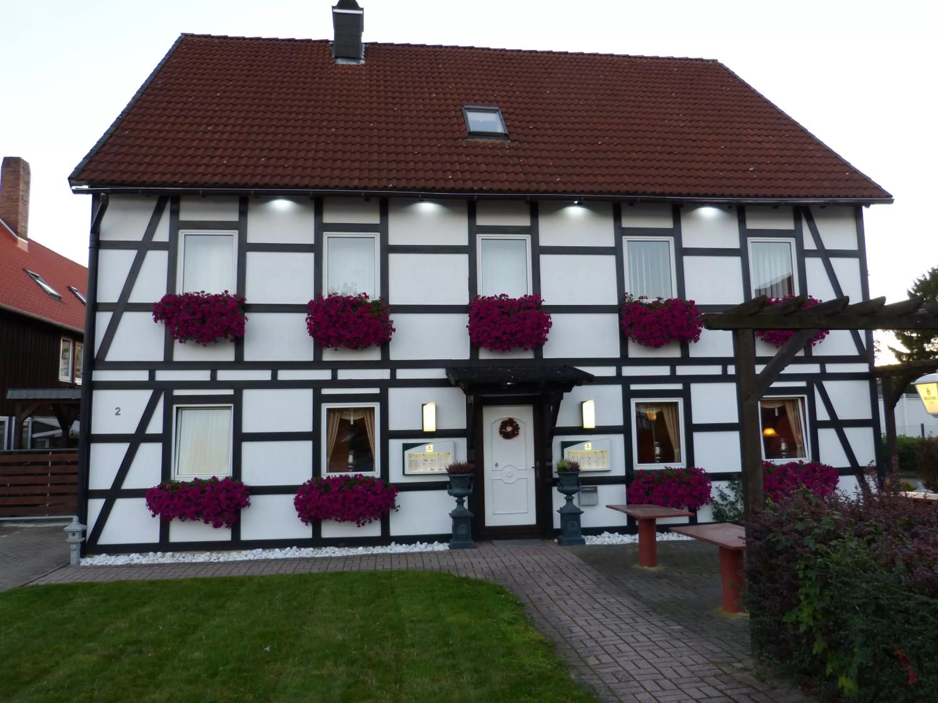 Property building in La Fontana