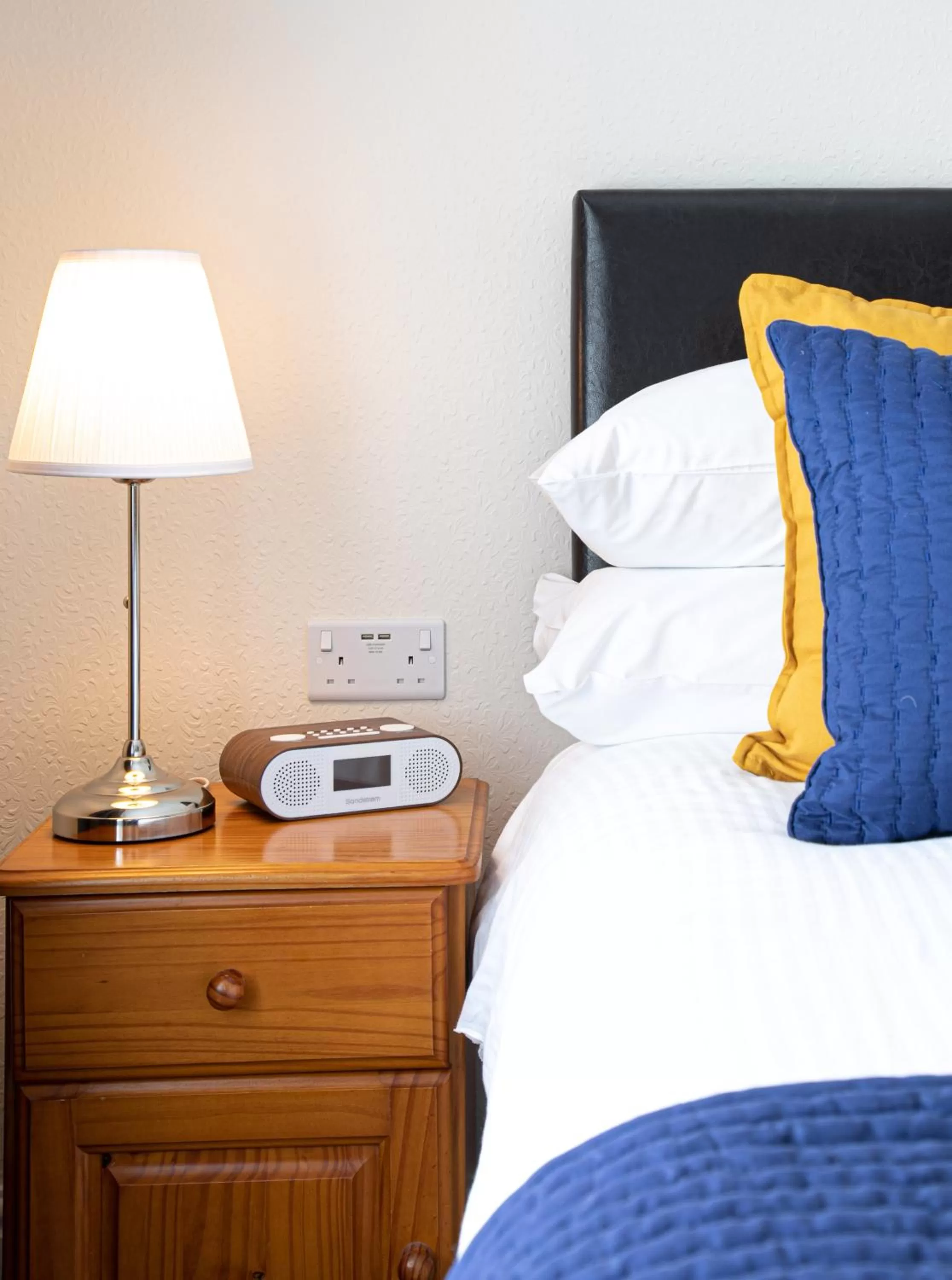 Bedroom, Bed in Stover Lodge