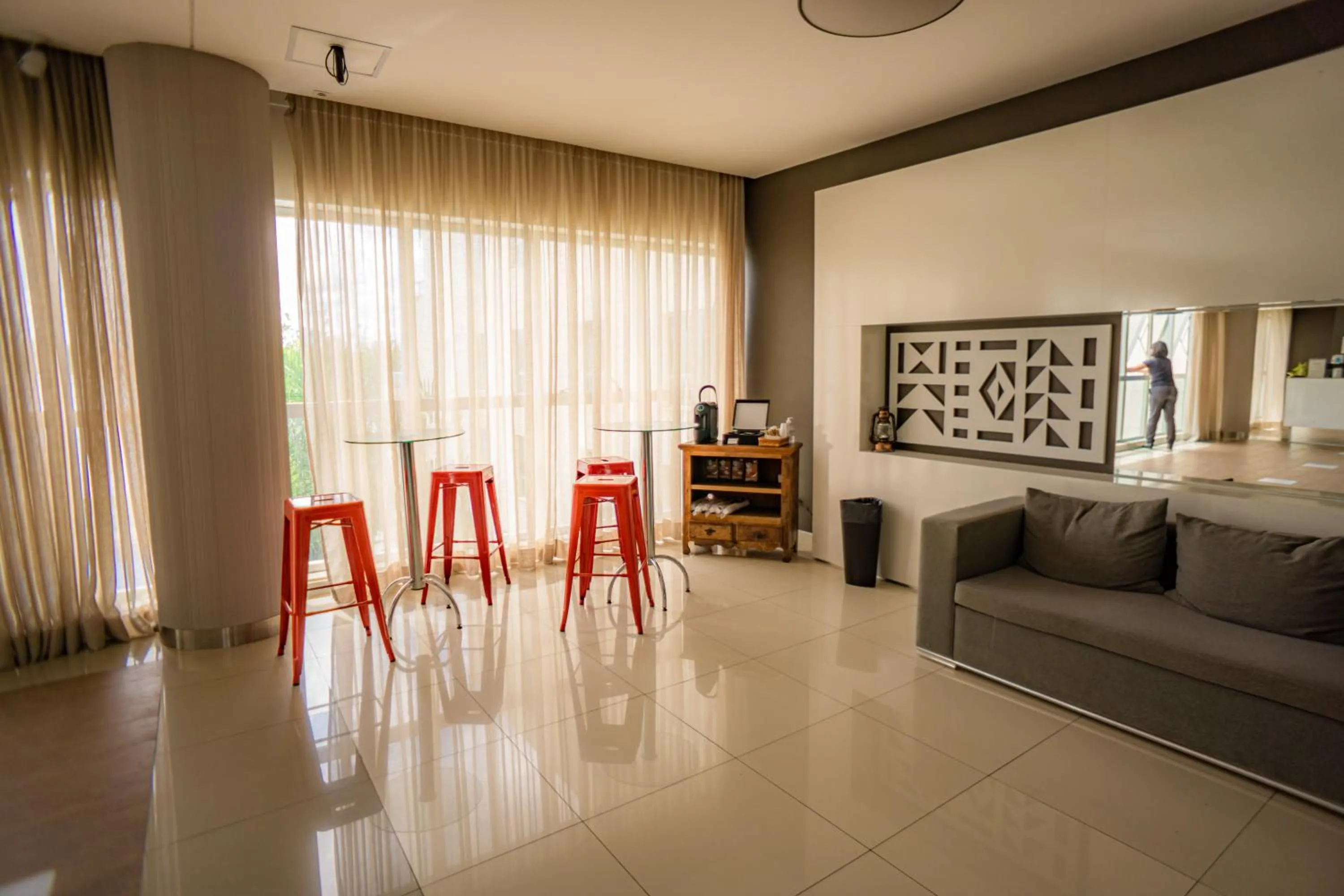 Property building, Dining Area in eSuites Spa Lagoa Santa