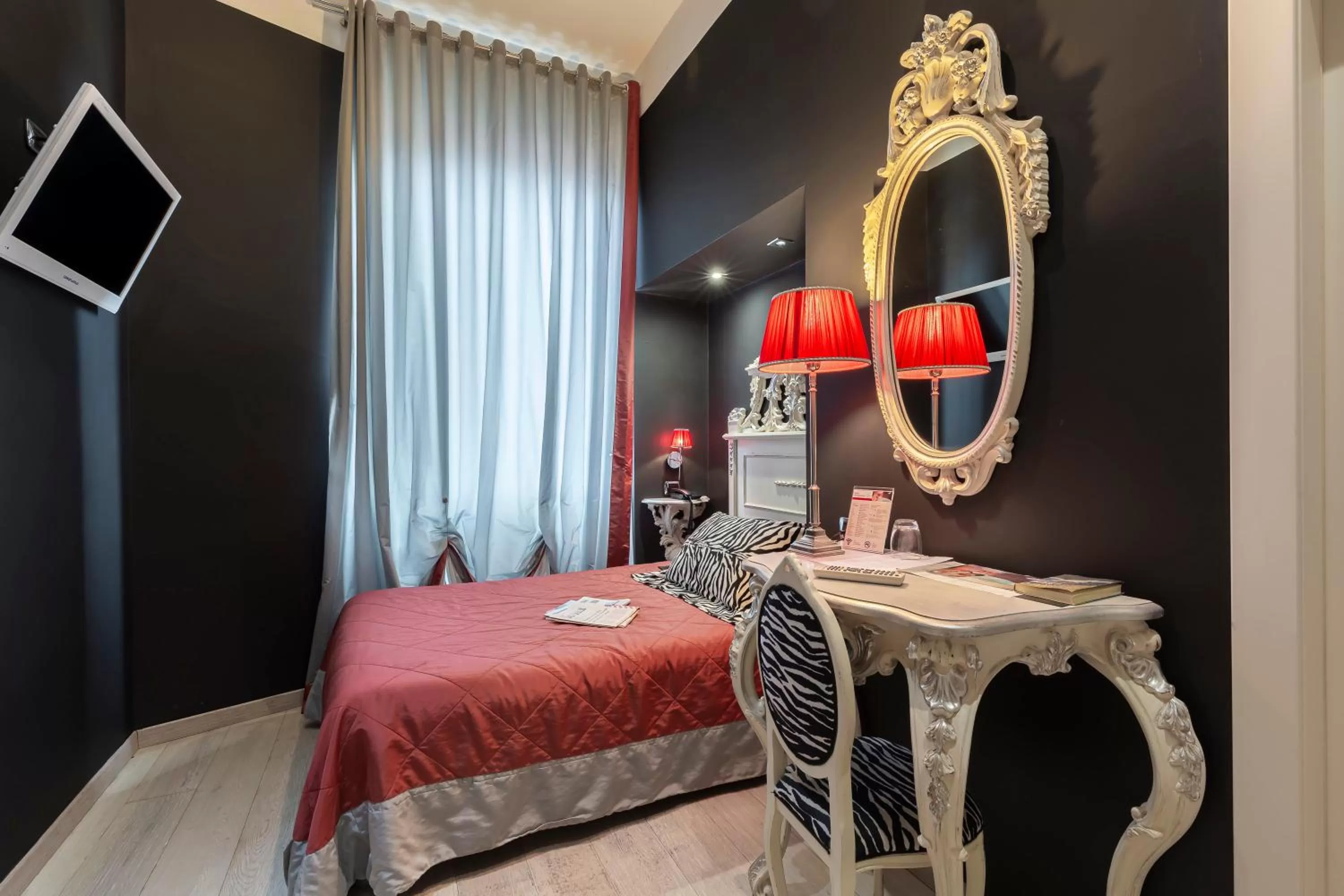 Bed in Hotel Columbia Wellness & Spa