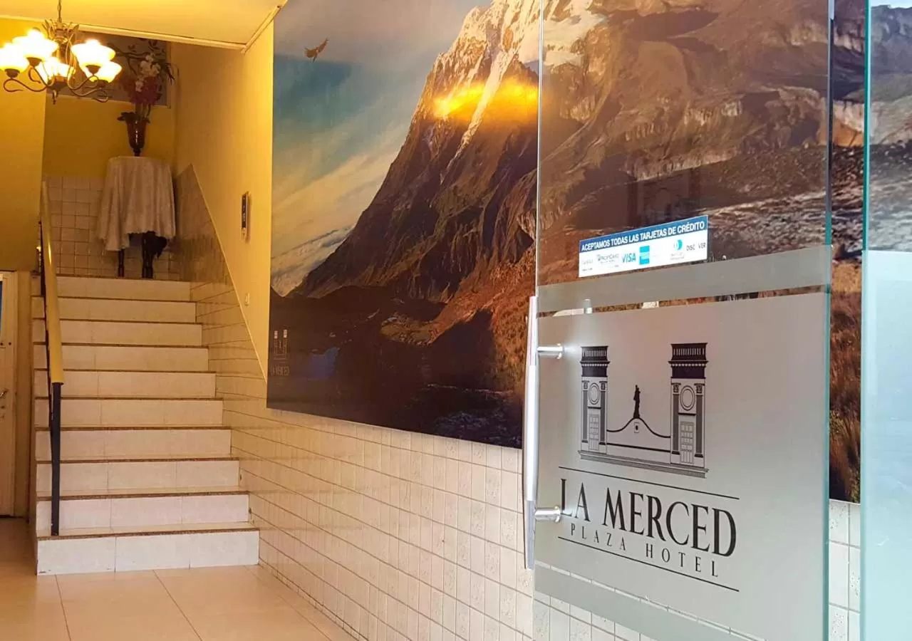 Facade/entrance in La Merced Plaza Hostal