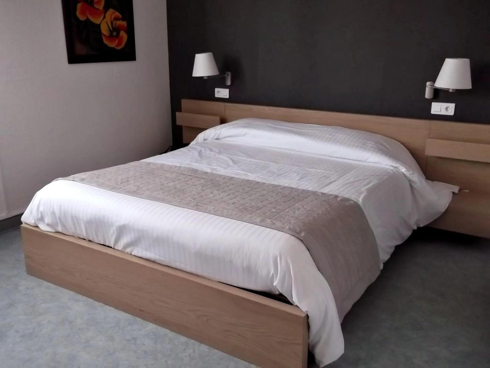 Bed in Hotel Restaurant Saint-Benoit