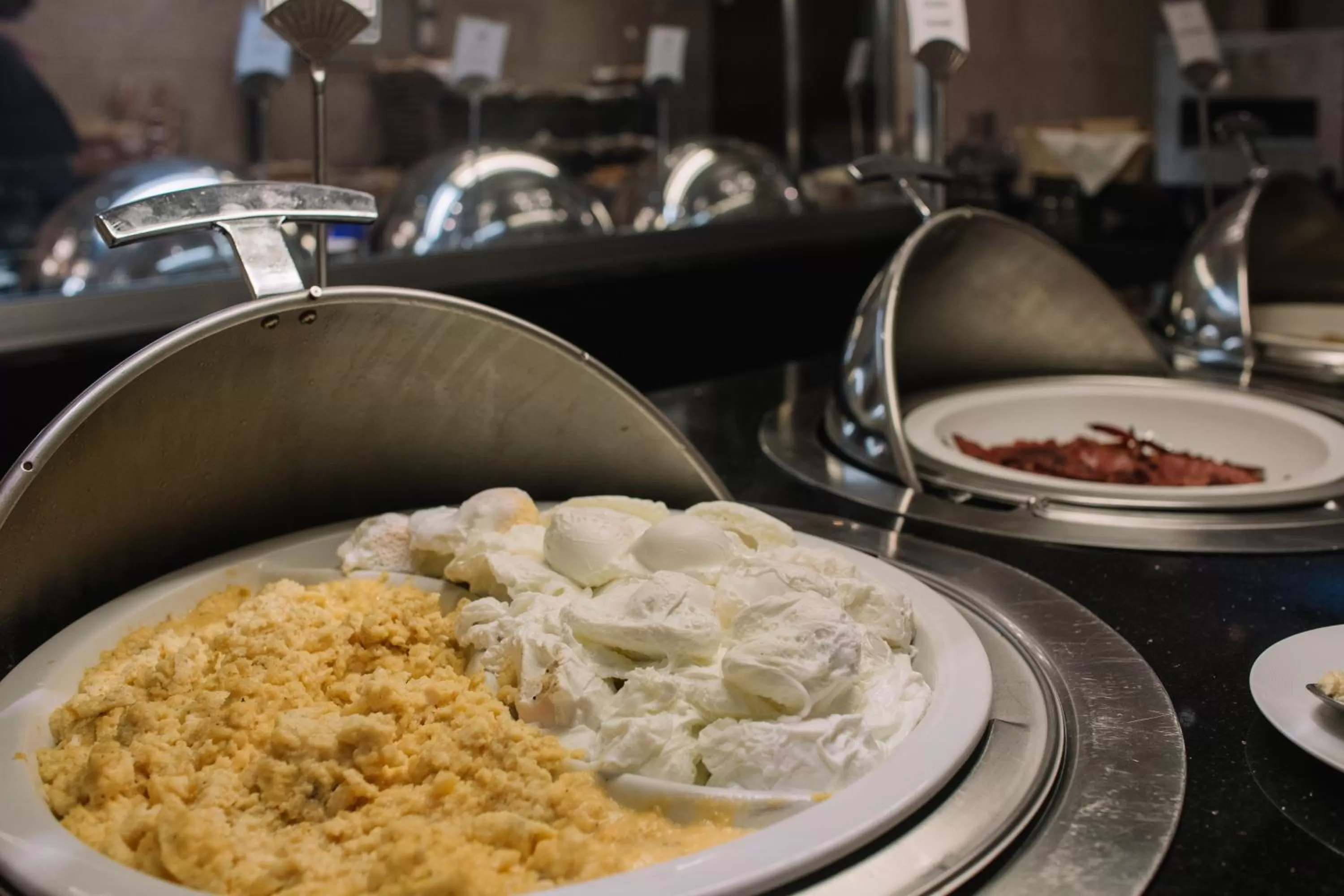 Restaurant/places to eat in Golden Tulip Addis Ababa