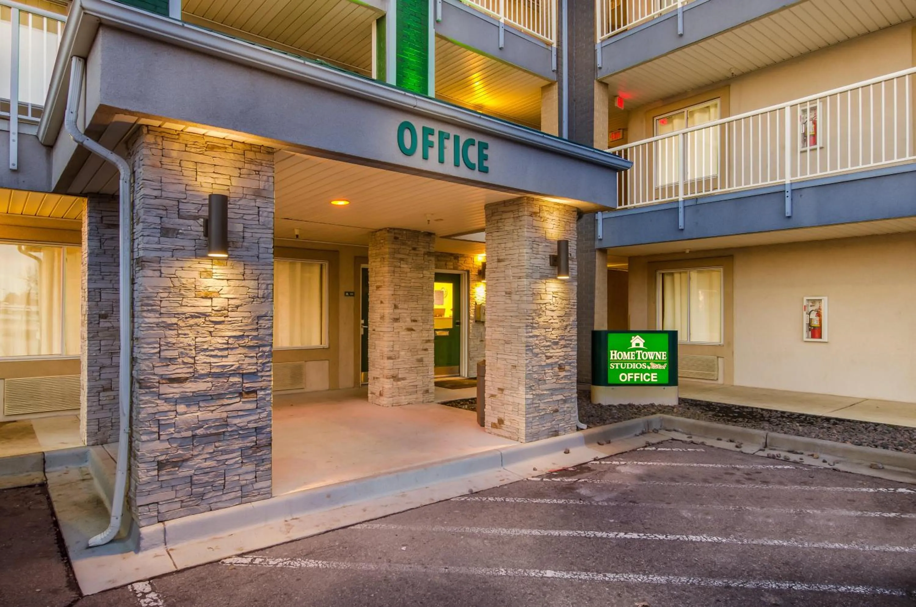 Property building in HomeTowne Studios by Red Roof Denver - Airport/Aurora