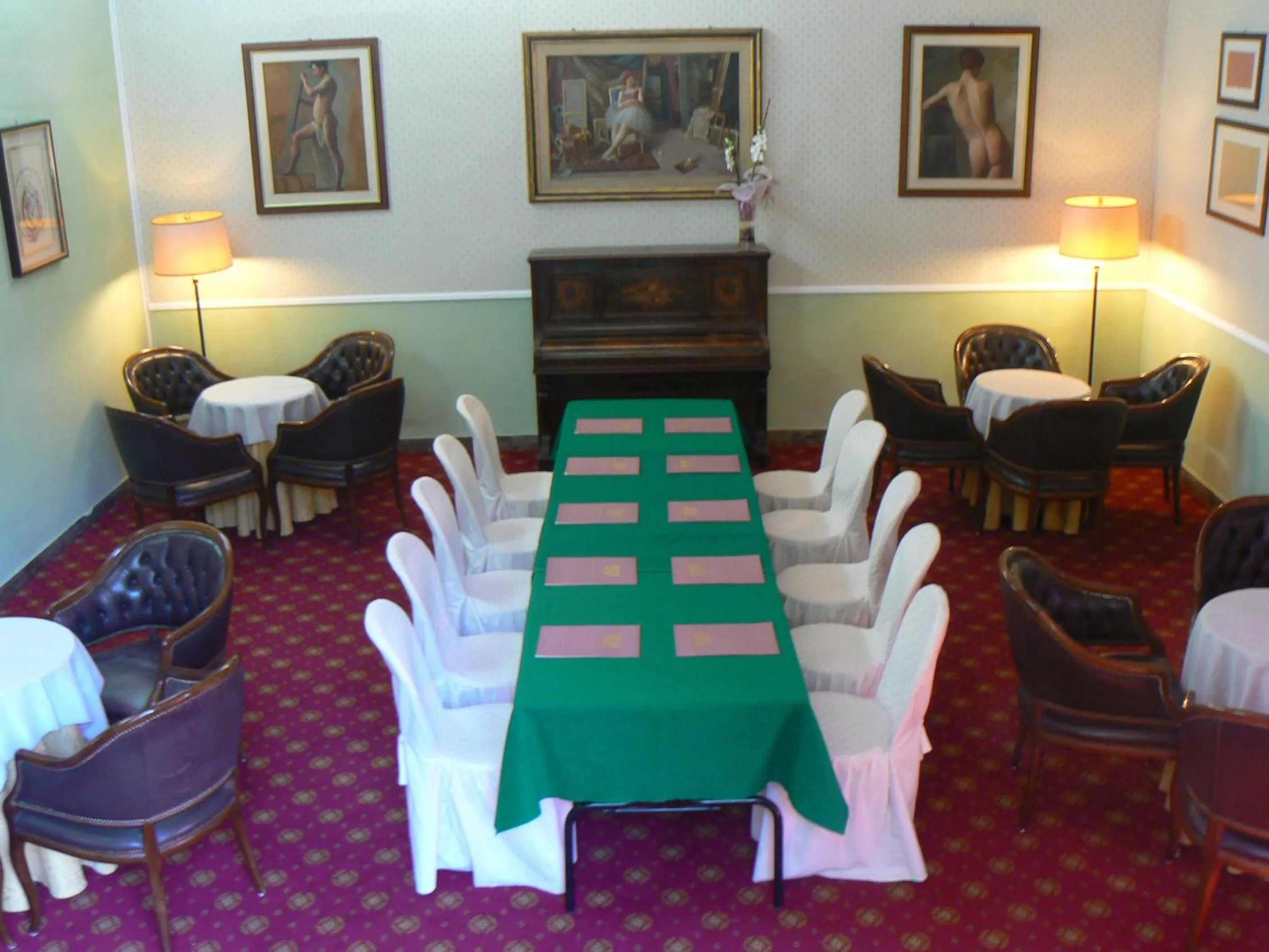 TV and multimedia in Hotel Moderno