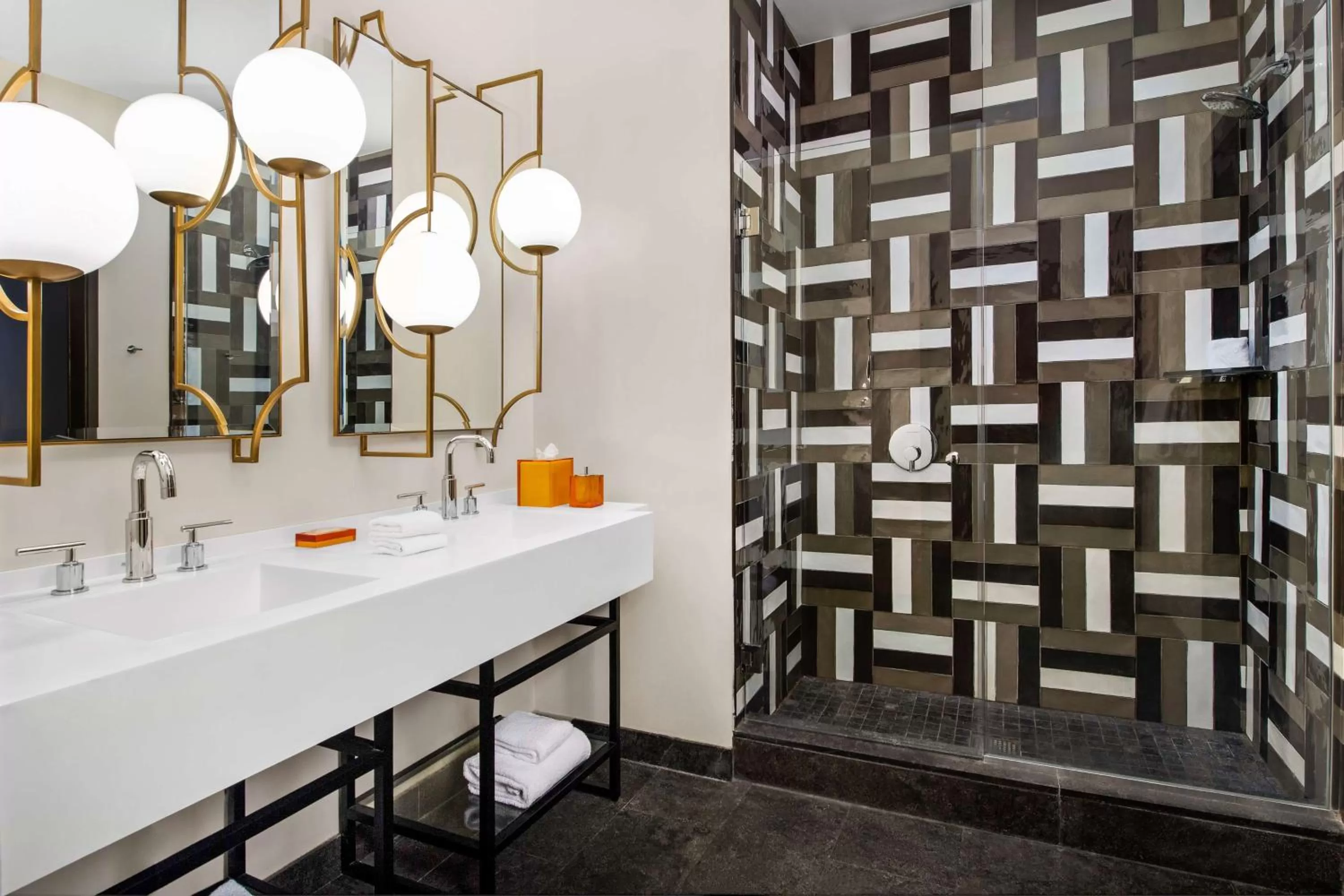 Bathroom in The Troubadour Hotel New Orleans