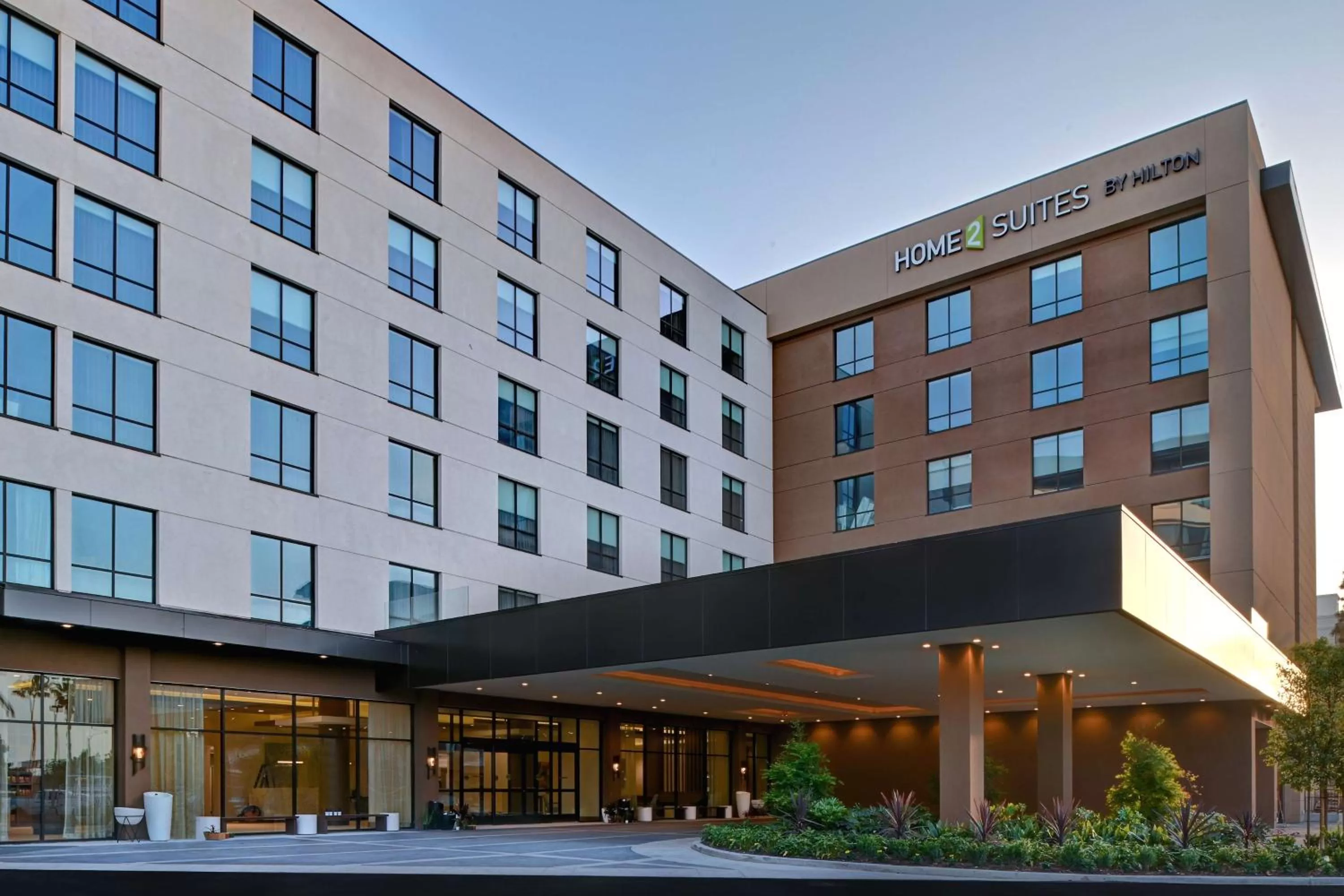 Property building in Home2 Suites By Hilton Anaheim Resort