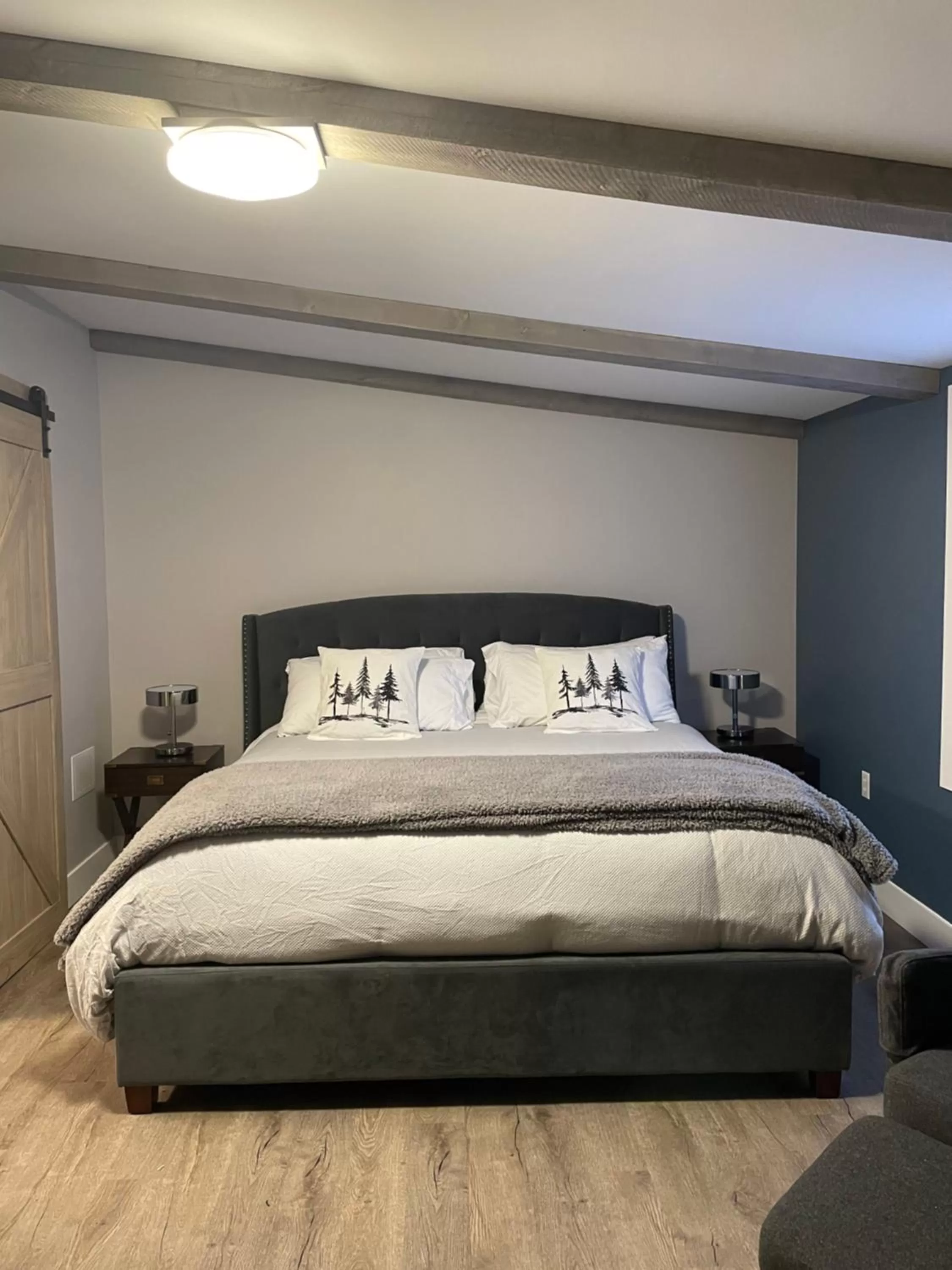 Bed in Bumblebee Bight Inn