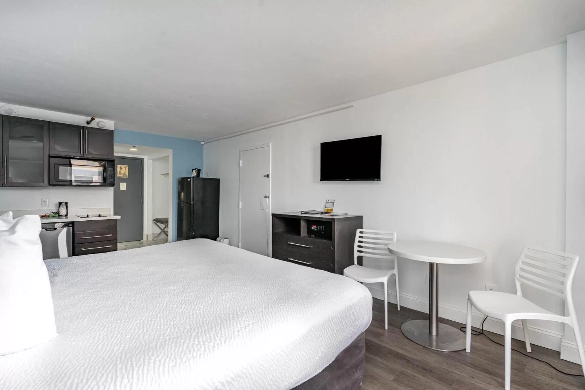 Bedroom in Sun N Sand Resort