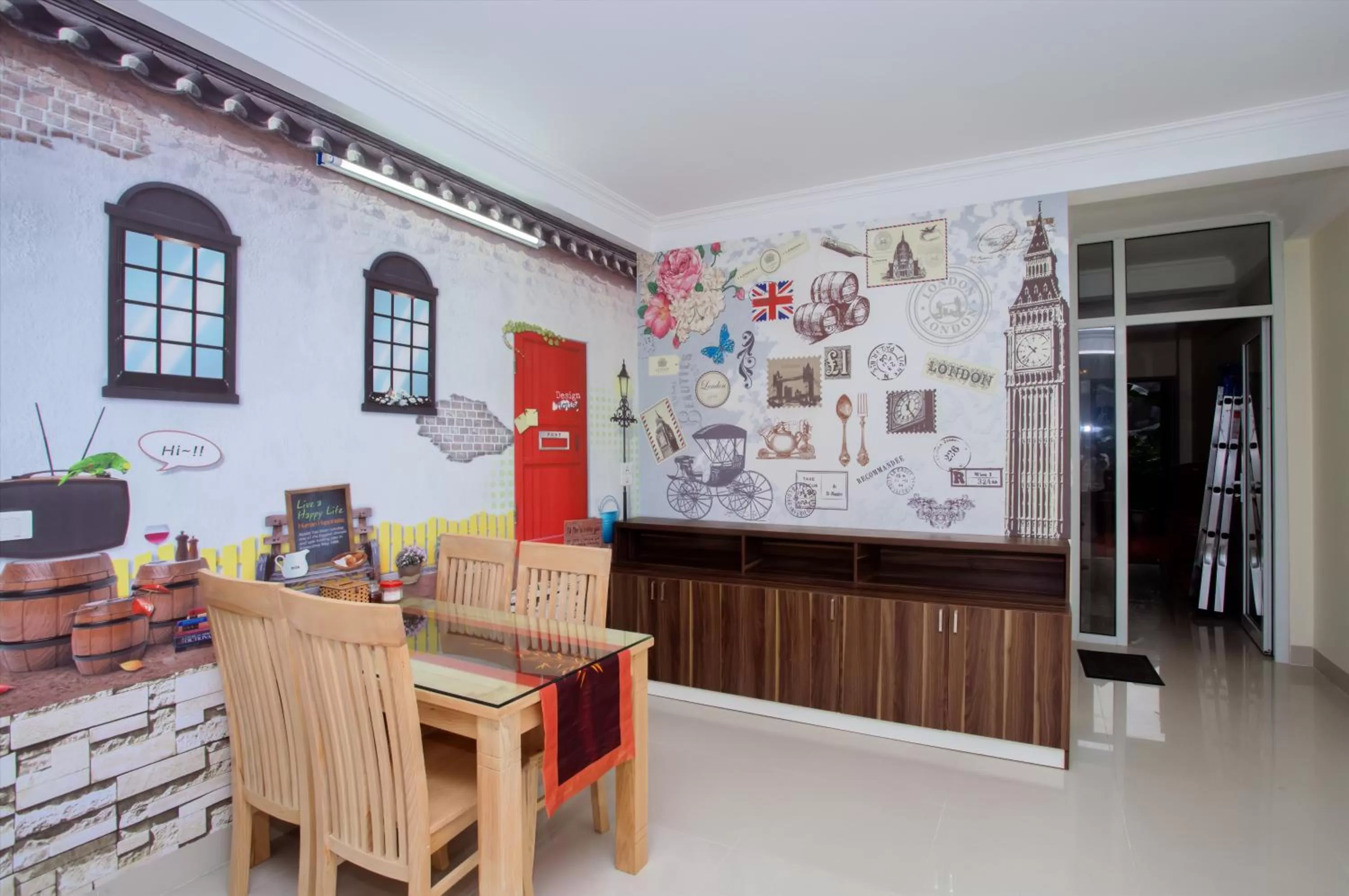 Food and drinks in Friendly Home Hotel