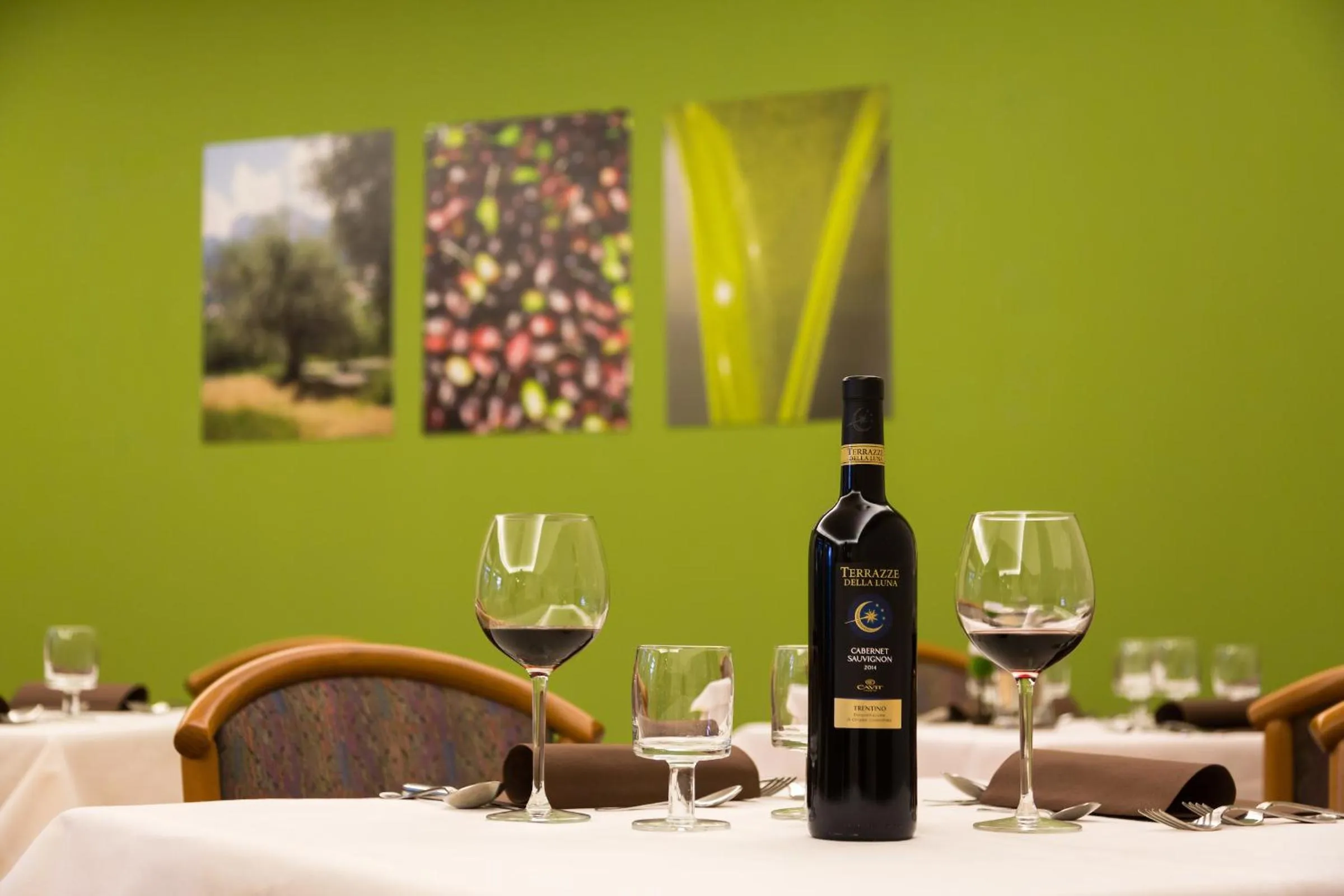 Restaurant/places to eat in Brione Green Resort