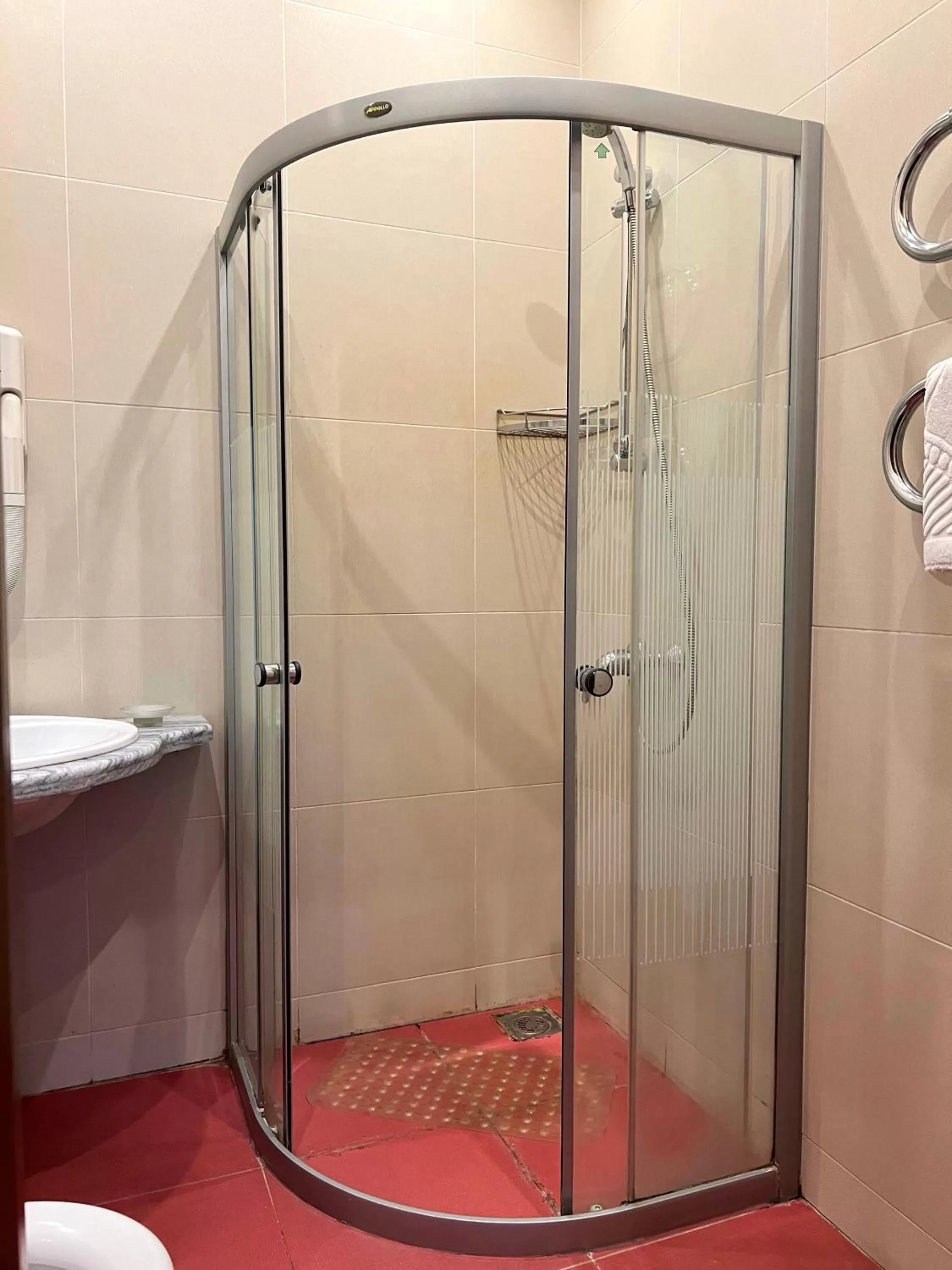 Shower in JEPPESEN RESIDENCE