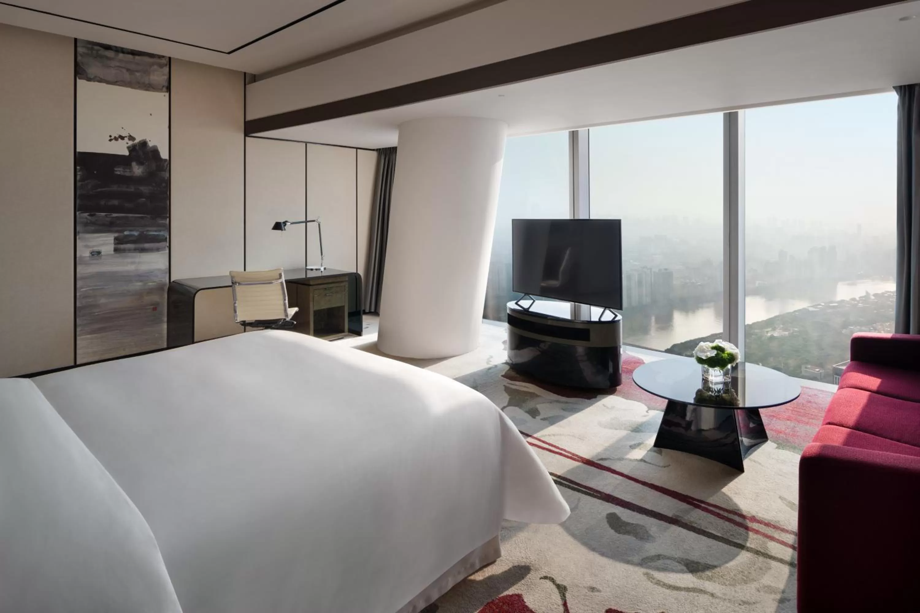 TV and multimedia, Bed in Four Seasons Hotel Guangzhou