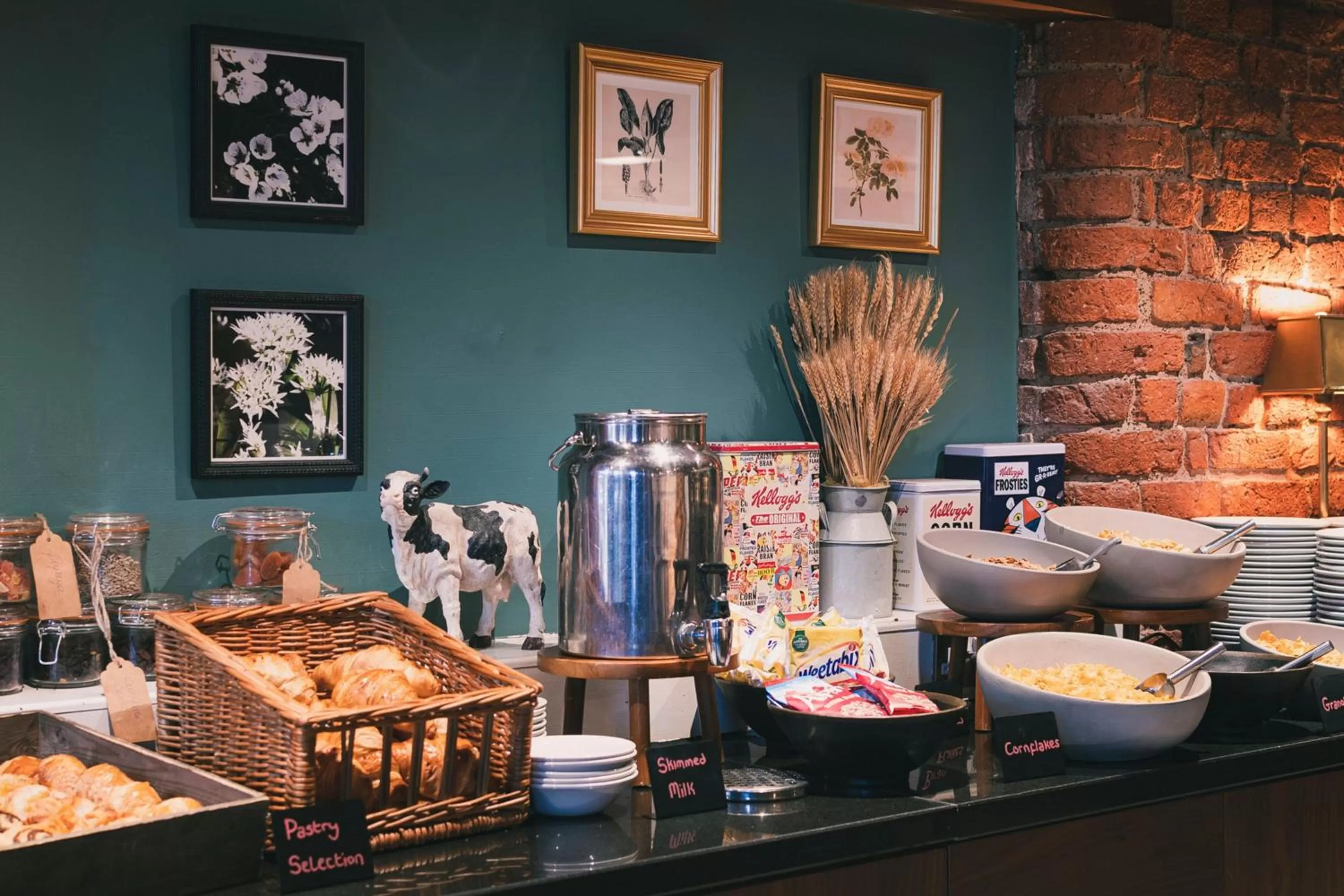 Restaurant/places to eat in Manchester Marriott Victoria & Albert Hotel